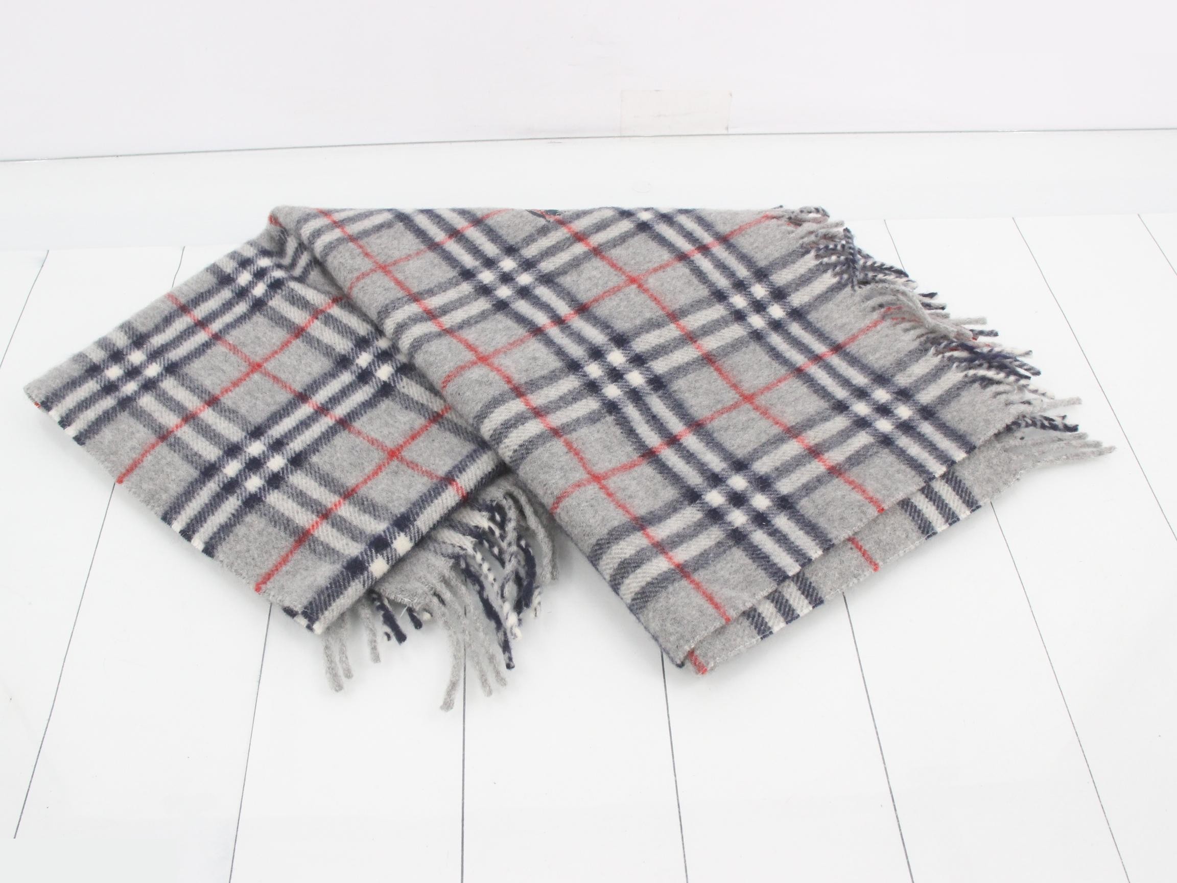 Other items: accessories, shawls (lap blankets) — view 3