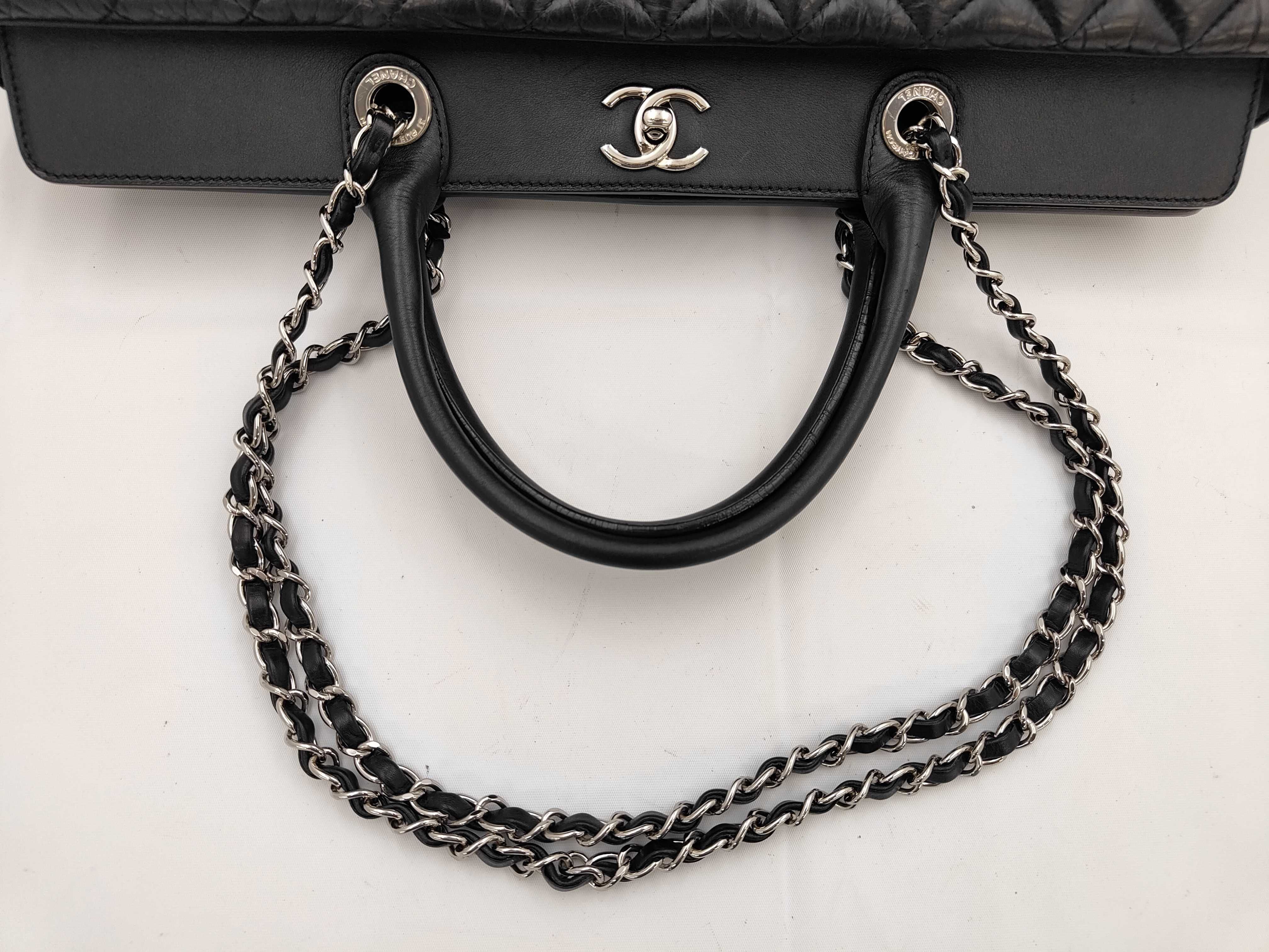 Leather Turnlock 2-Way Chain Tote Bag, Black, Serial Number 15 Series Tote Bag — view 3