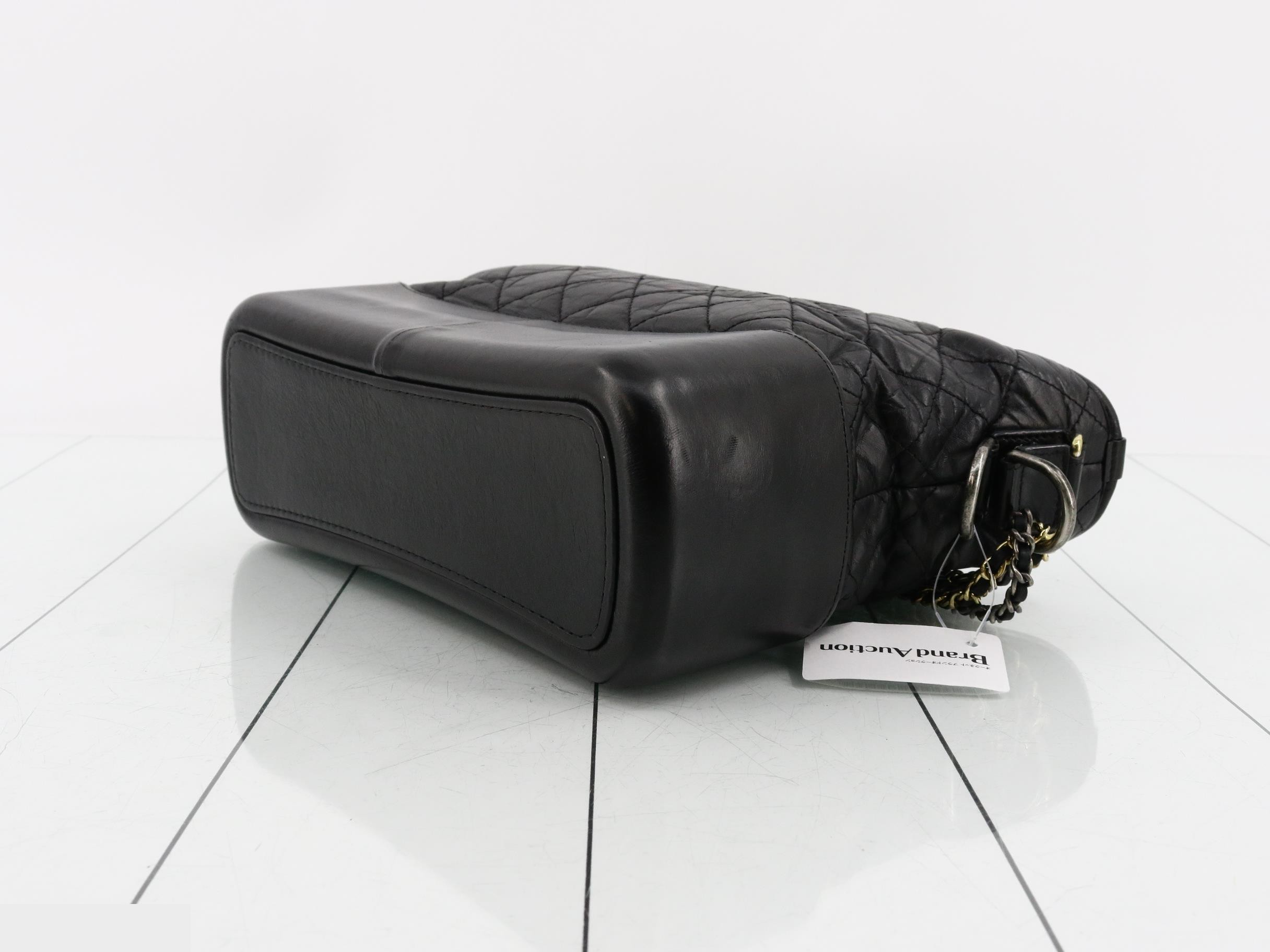 Vintage calfskin chain shoulder bag — view 6