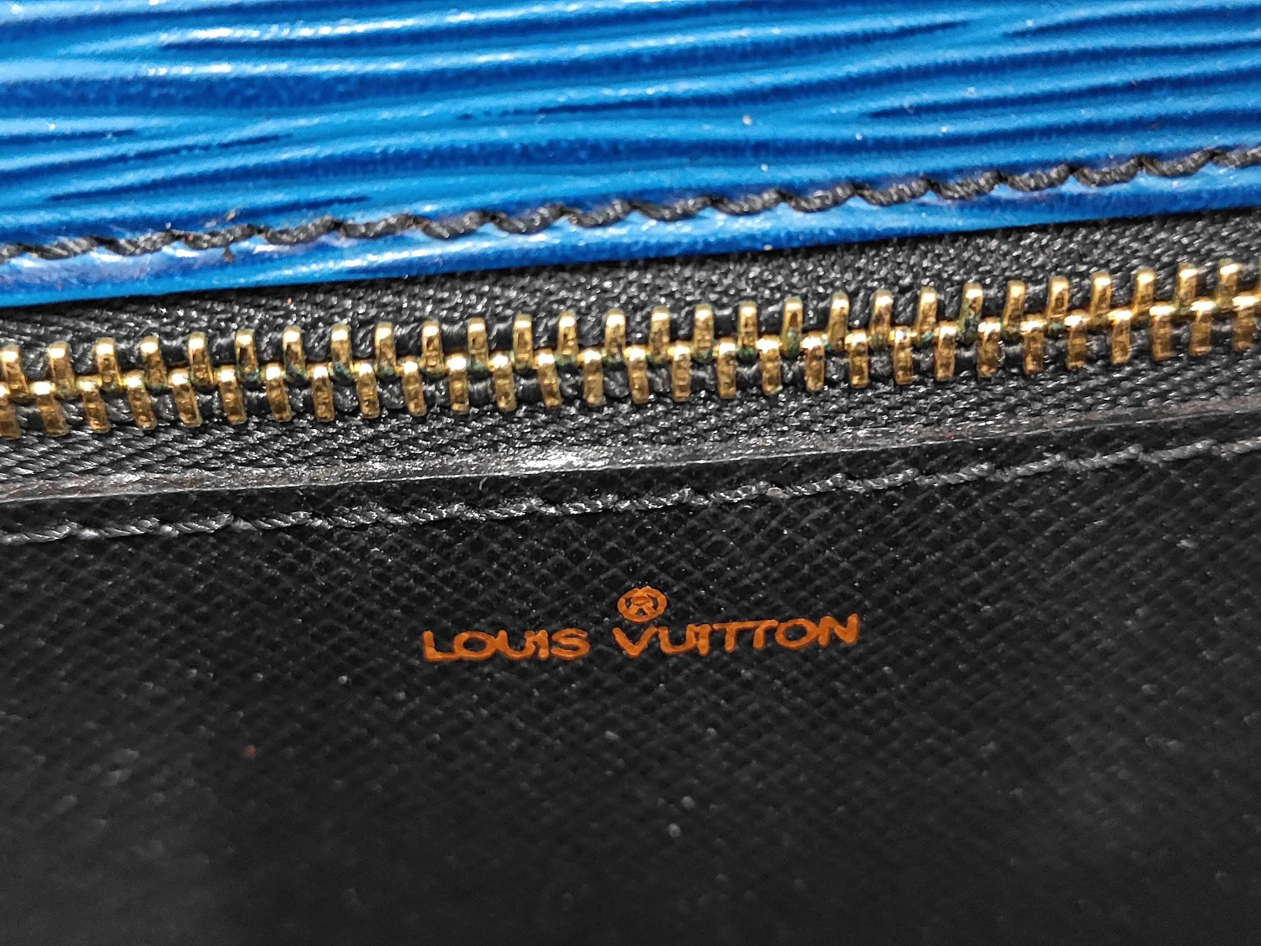 Epi Saint Cloud M52195 Toledo Blue Shoulder Bag — view 11