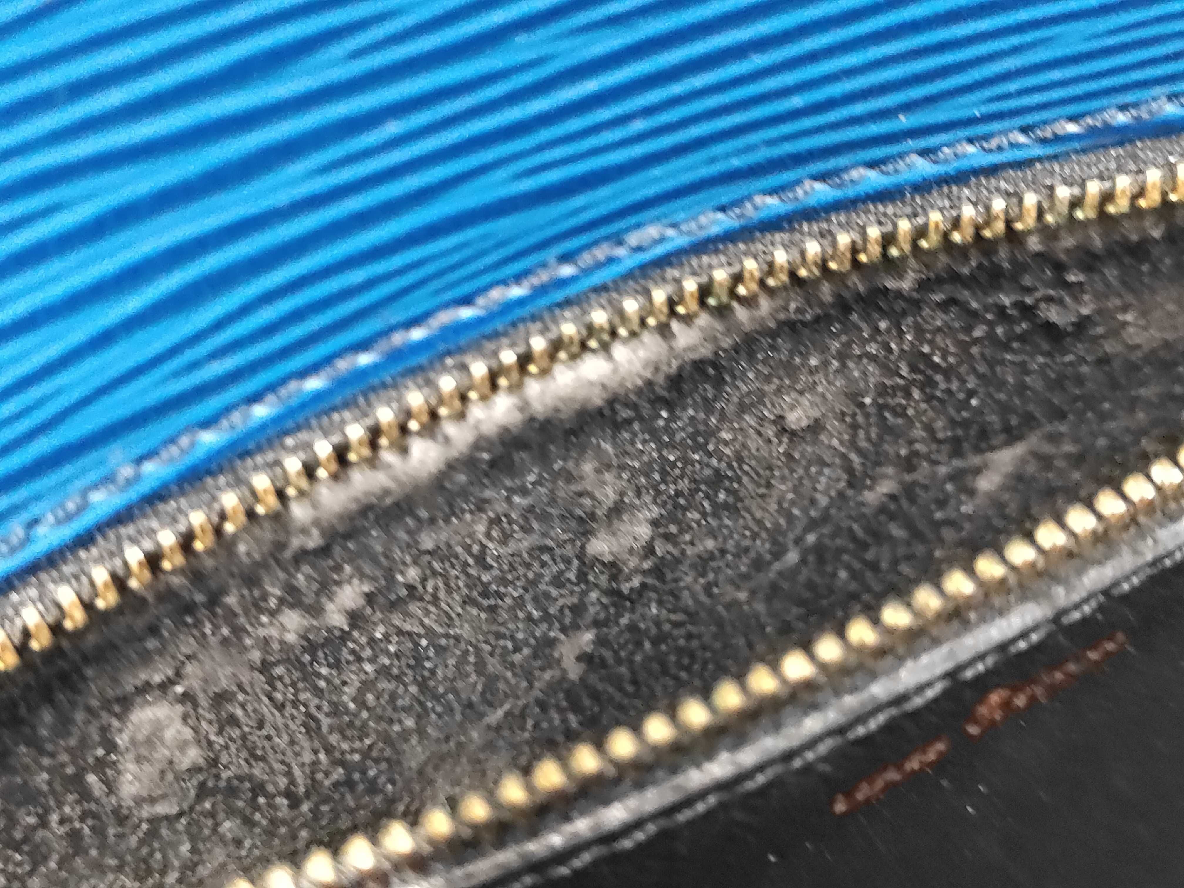 Epi Saint Cloud M52195 Toledo Blue Shoulder Bag — view 10