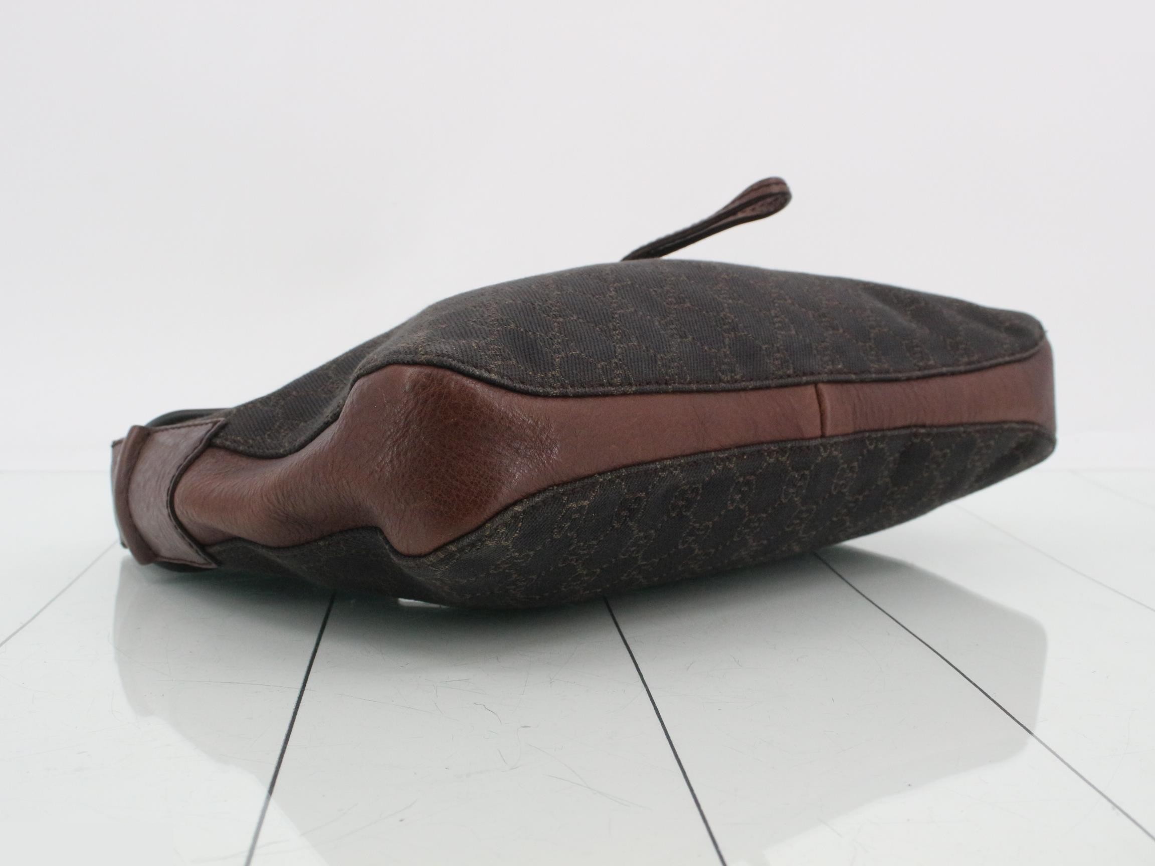 GG Canvas Horsebit Shoulder Bag — view 5