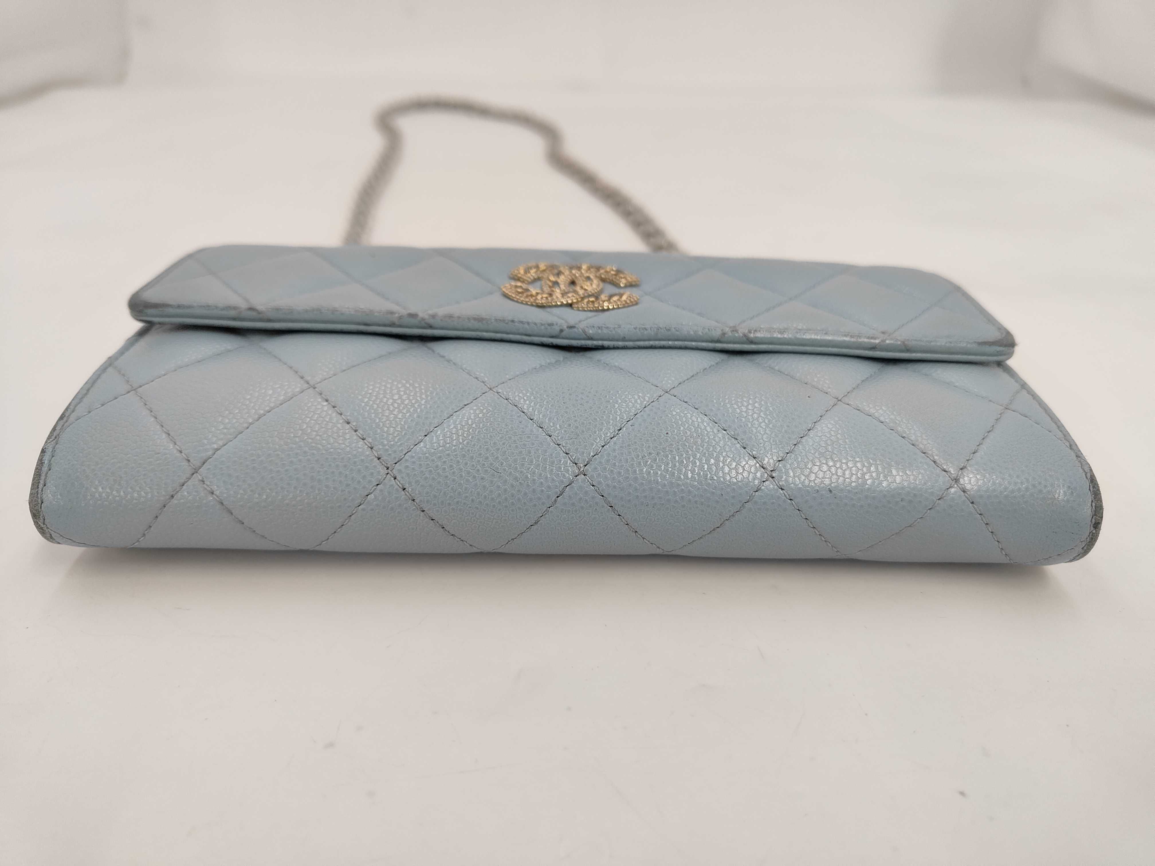 Caviar Skin Matelassé Chain Wallet — view 3