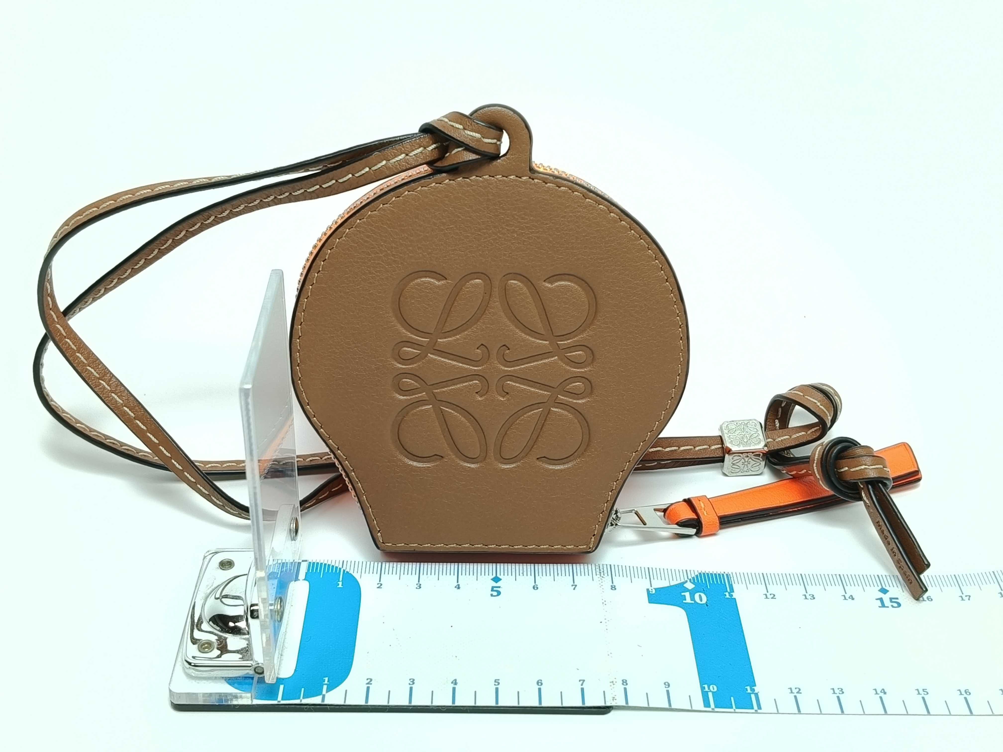 shell pouch — view 2