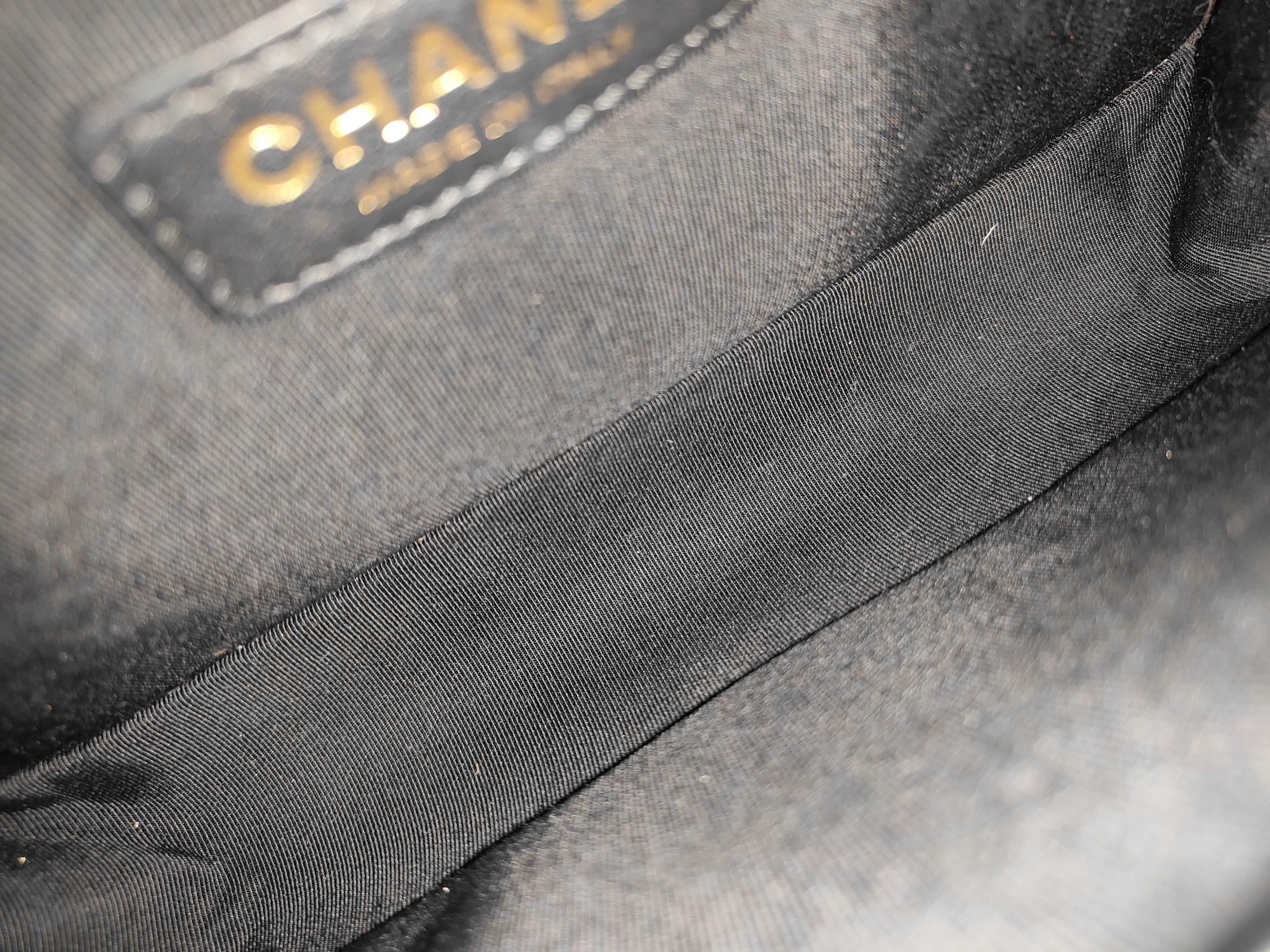 Boy Chanel Matelassé Chain Shoulder Medium Shoulder Bag — view 11