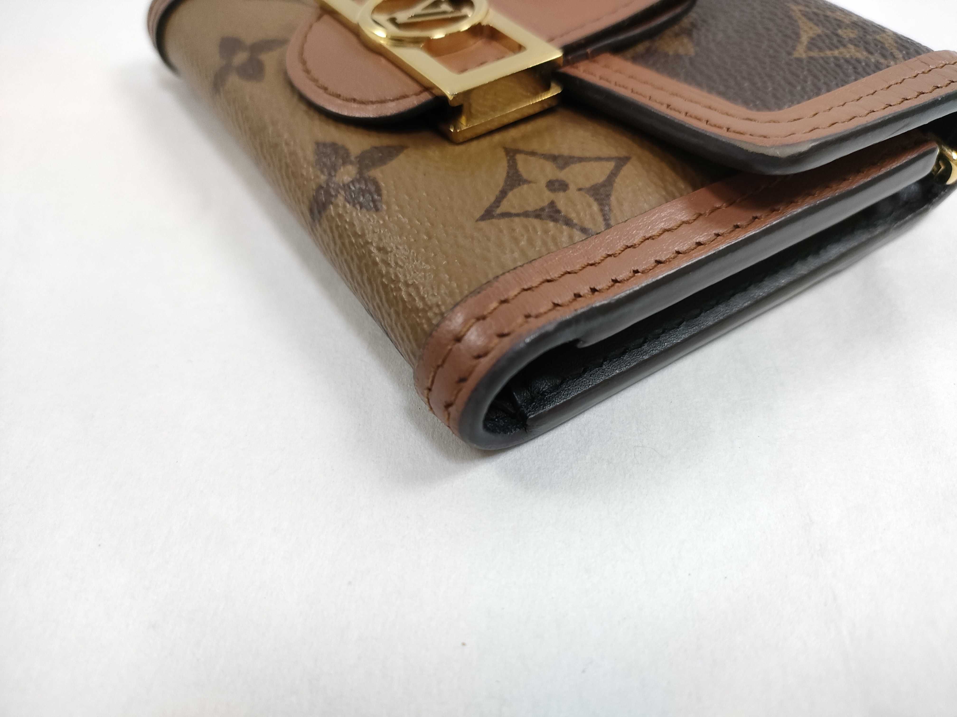 Monogram Louis Vuitton Monogram Reverse Portefeuille Dauphine Compact M68725 Black Wallet — view 3