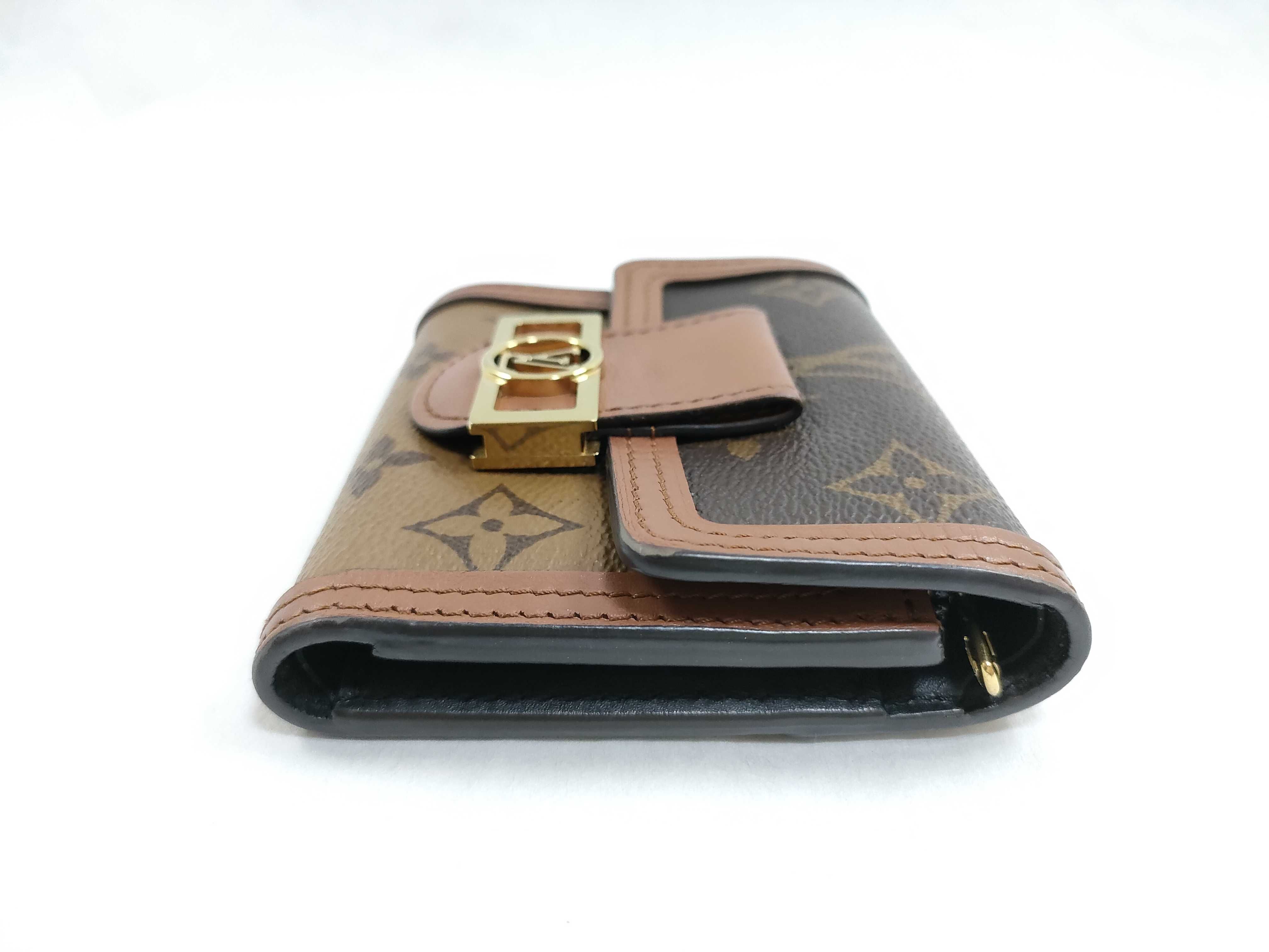 Monogram Louis Vuitton Monogram Reverse Portefeuille Dauphine Compact M68725 Black Wallet — view 4