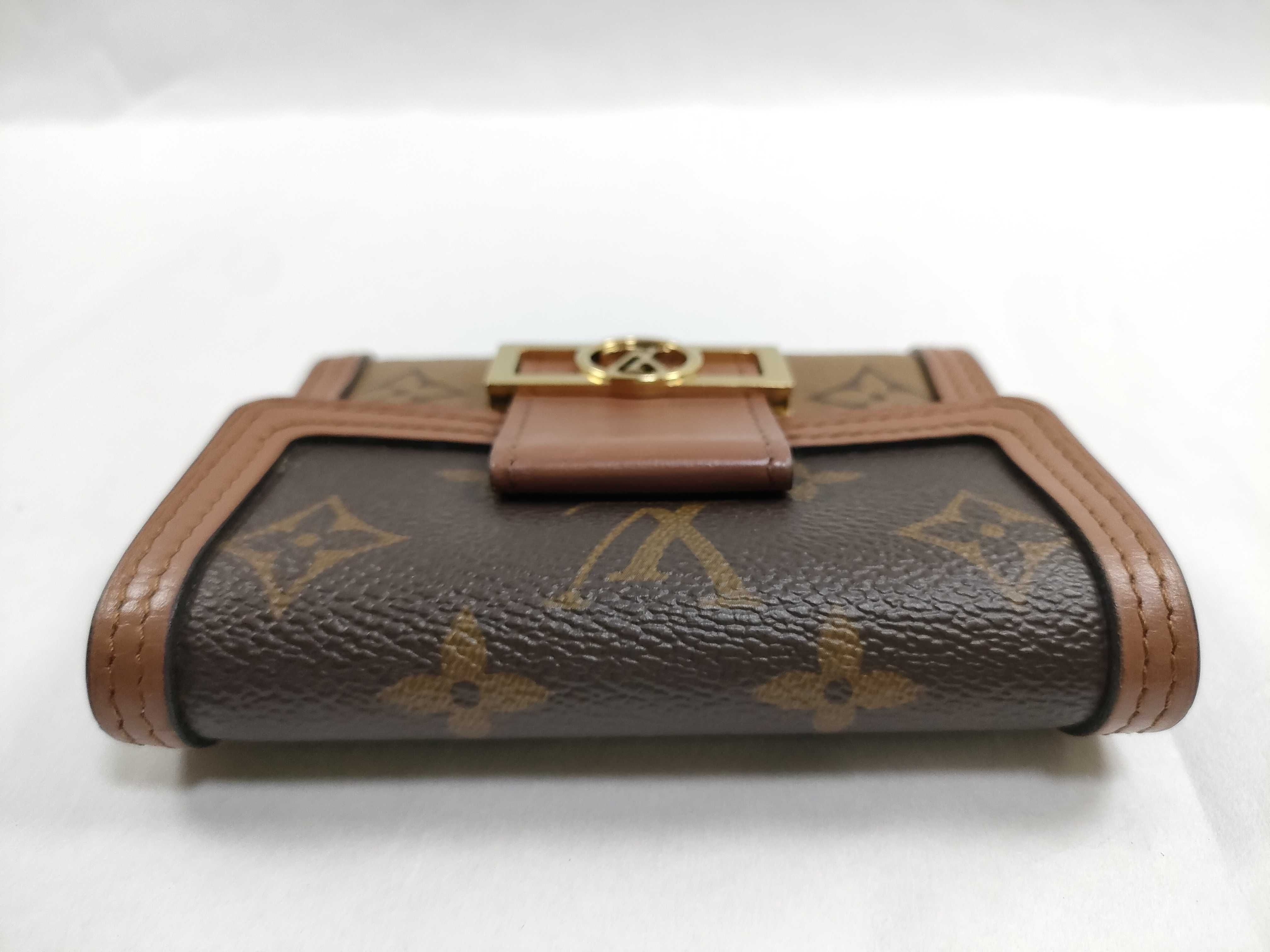 Monogram Louis Vuitton Monogram Reverse Portefeuille Dauphine Compact M68725 Black Wallet — view 6