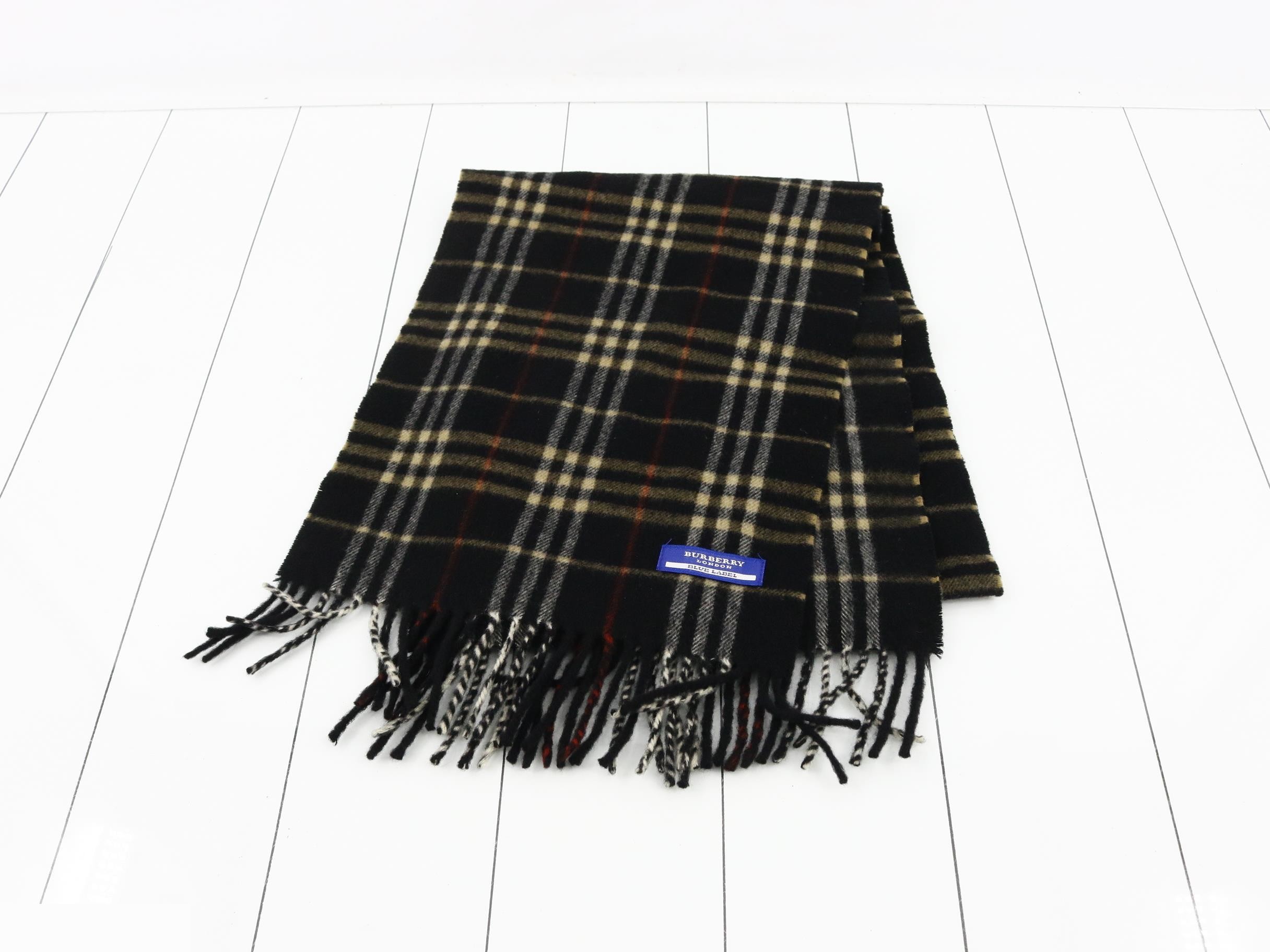 Other lines: Small items, accessories, and scarves — view 2