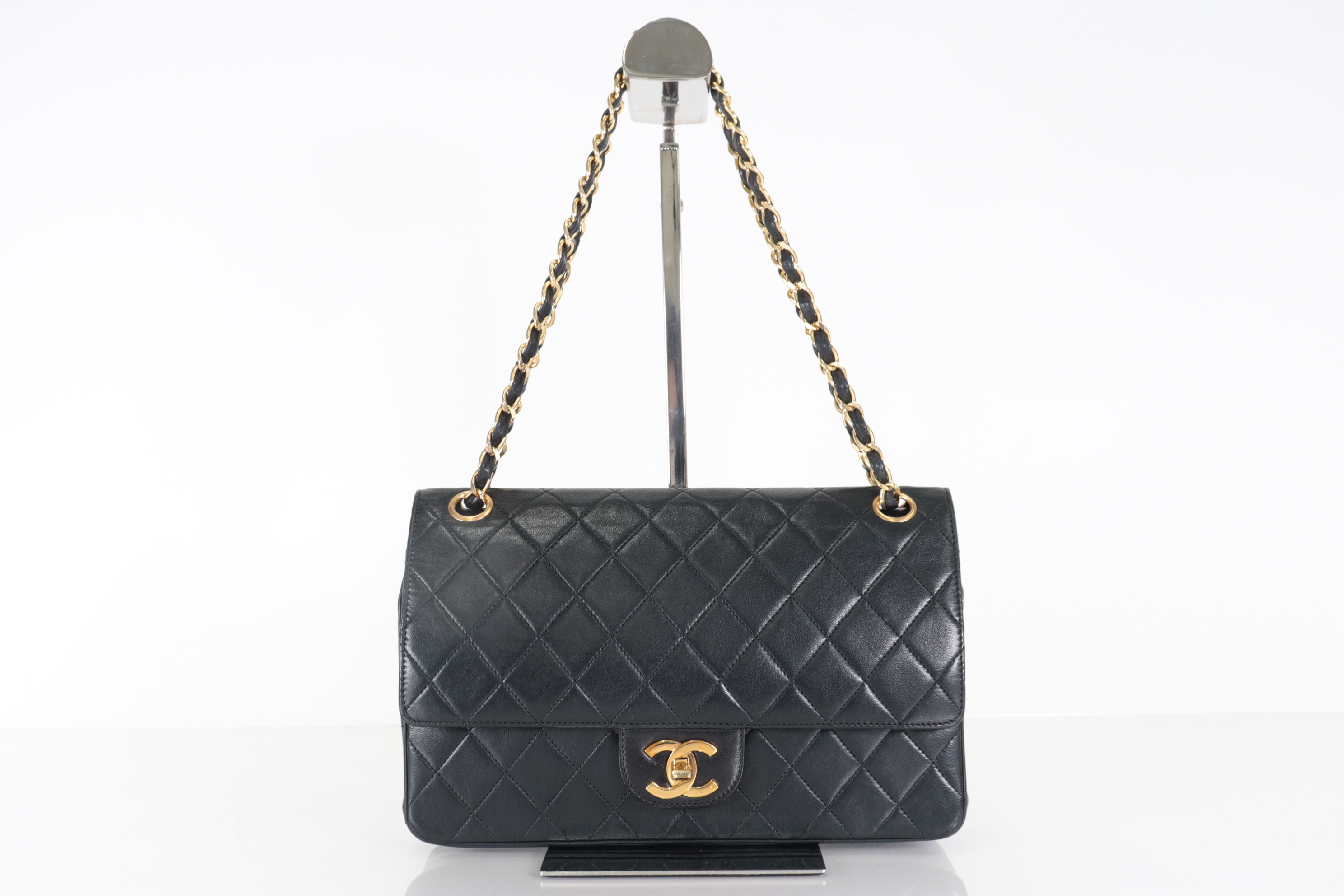 W-flap 25 Lambskin Shoulder Bag (Serial No. 2) — view 2