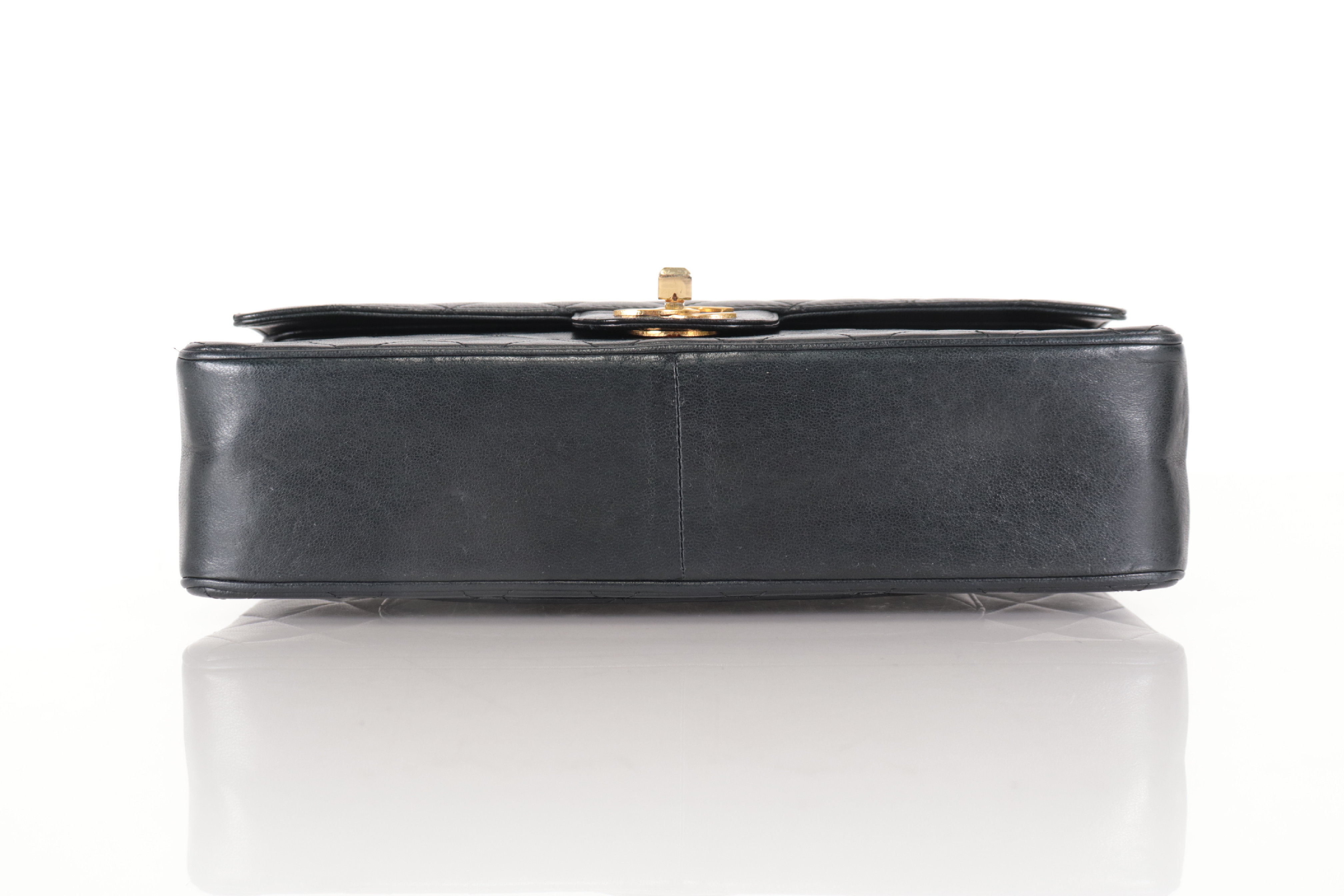 W-flap 25 Lambskin Shoulder Bag (Serial No. 2) — view 8