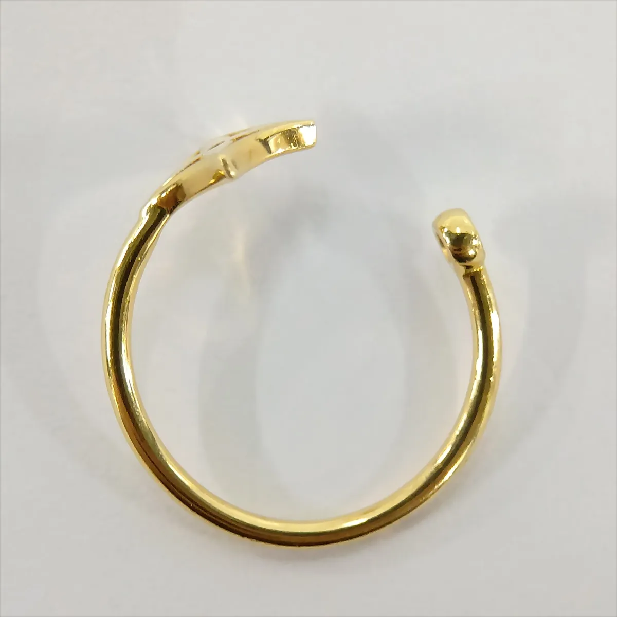 Bague Monogram Idylle Three Gold Diamond Ring 750 (YG x PG x WG) 5.6g 52 372250 Distortion — view 6