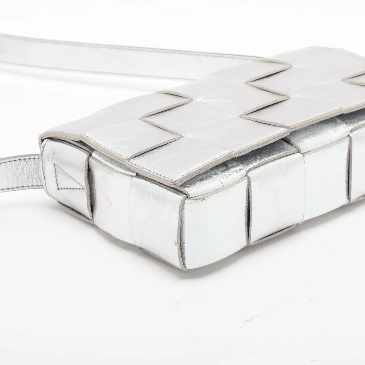 Maxi Intrecciato Cassette Leather Shoulder Bag, Silver — view 4