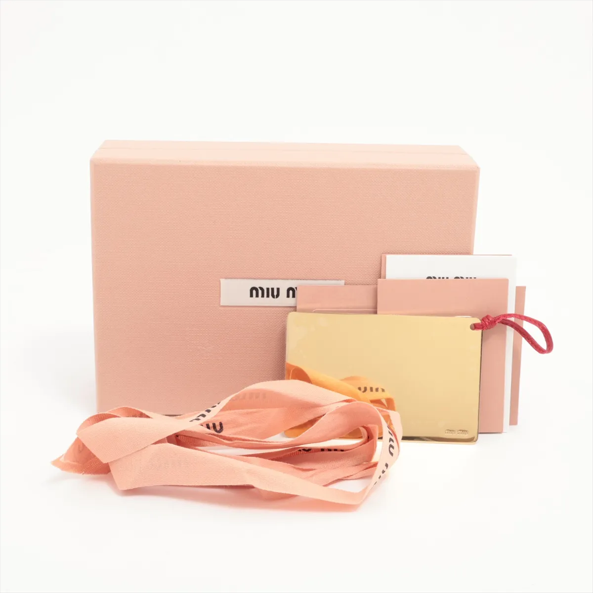 Matelasse 5MC107 Leather Card Case Red Mirror Included Yes — view 9