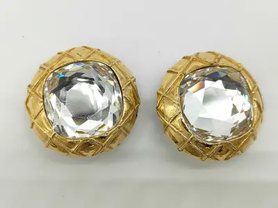 Matelassé Earrings, Gold Earrings with Jewel Design