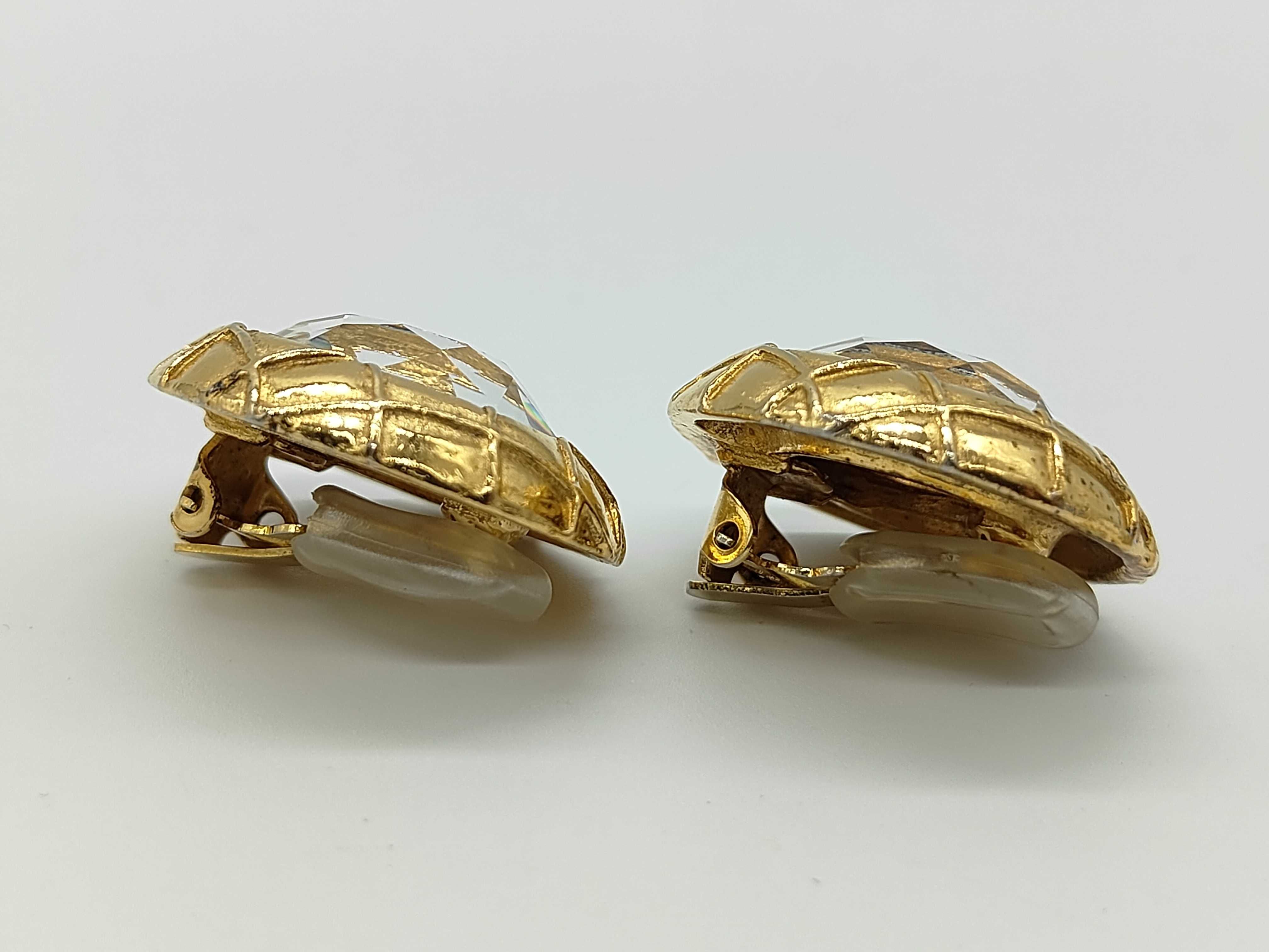 Matelassé Earrings, Gold Earrings with Jewel Design — view 3