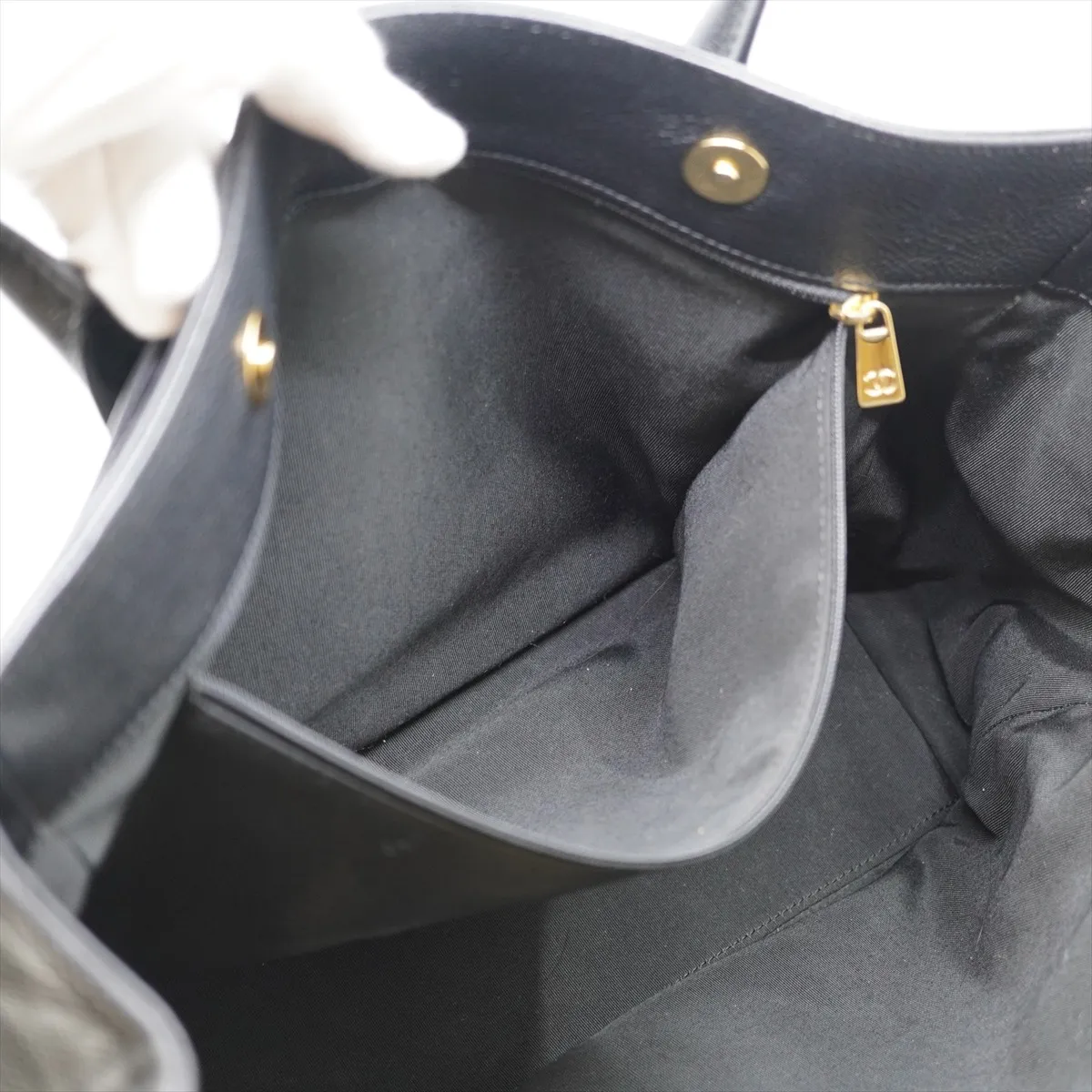 Executive Leather 2WAY Tote Bag Black Gold Hardware 10763133 External Strap — view 10