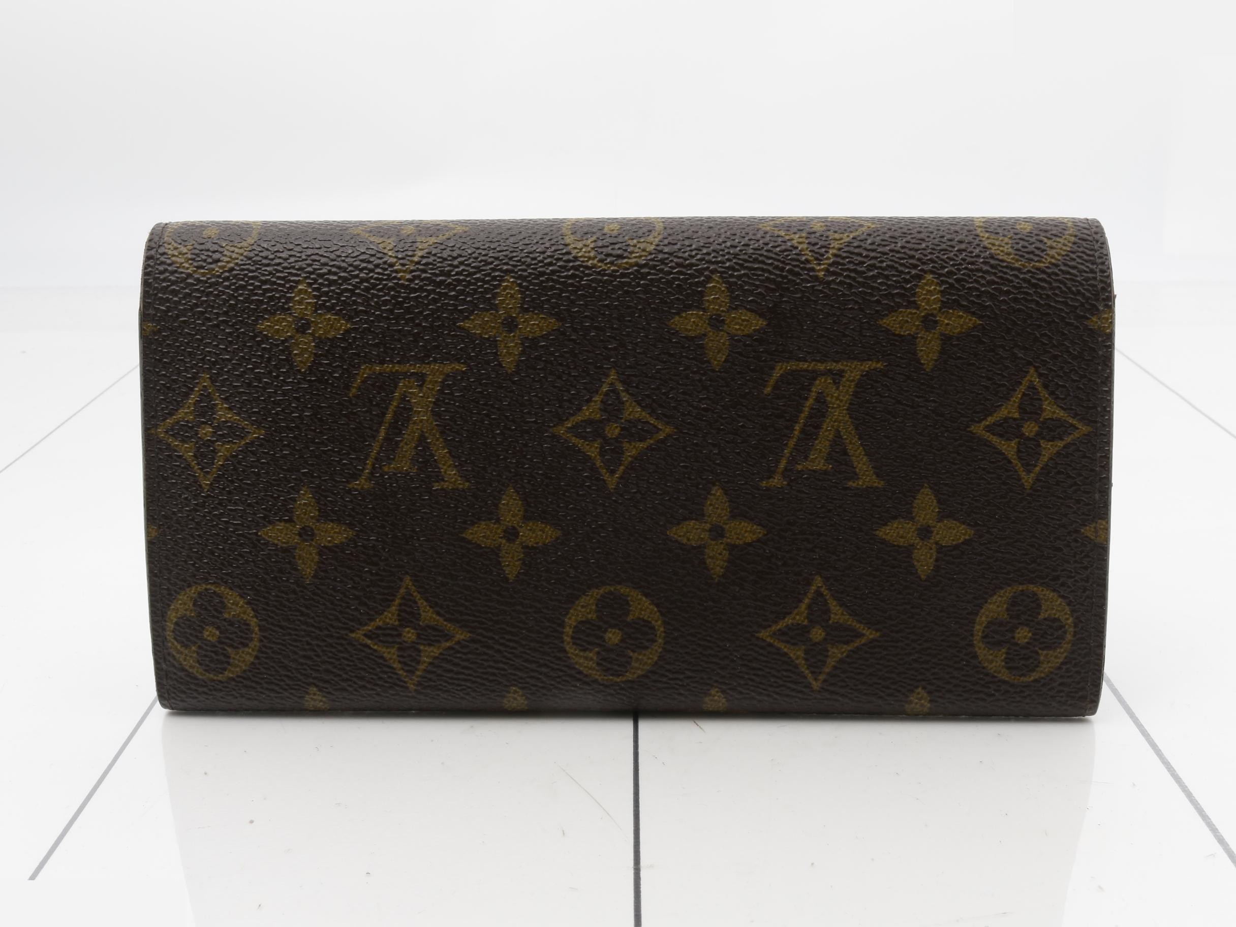 wallet — view 2