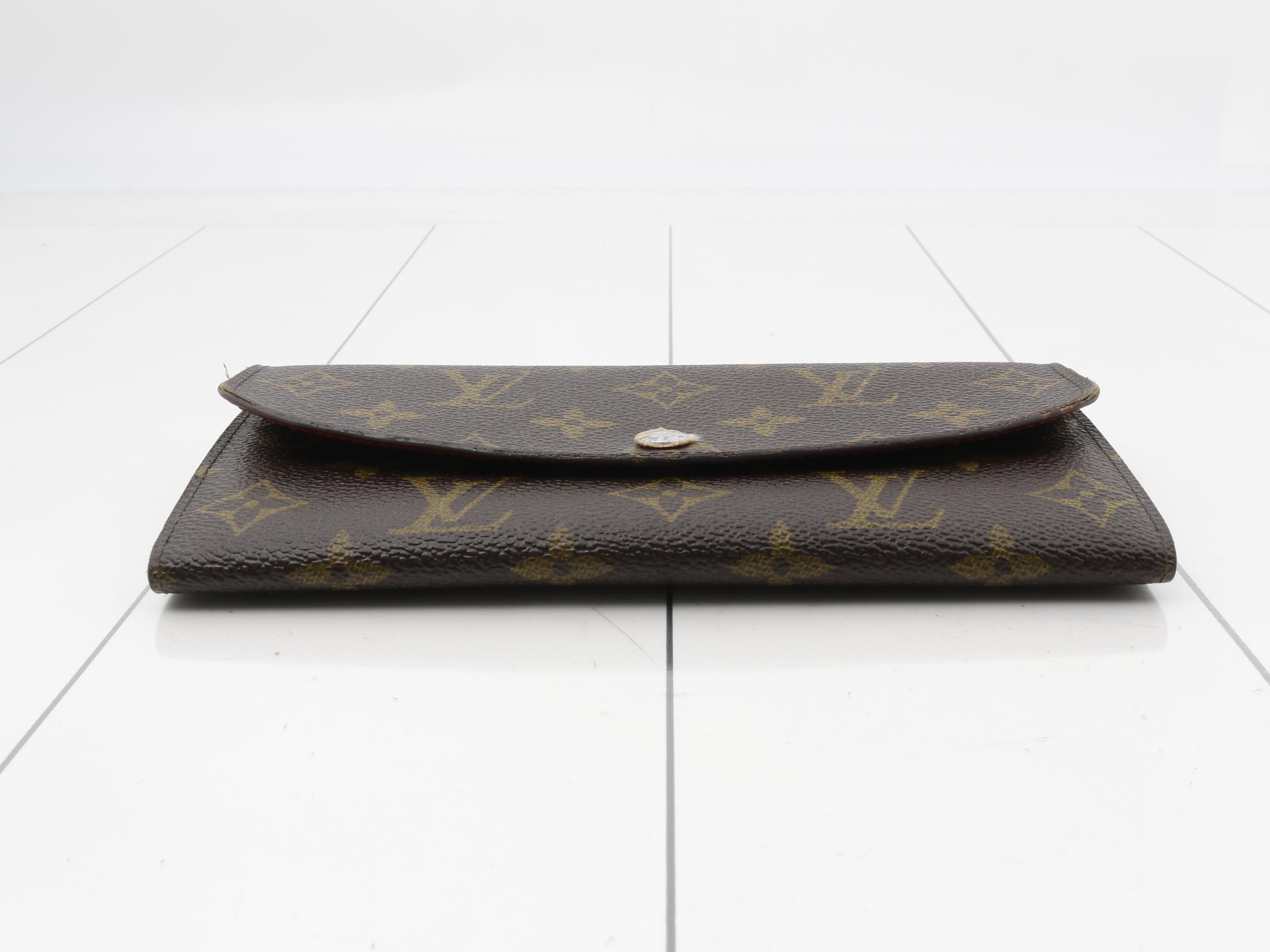 wallet — view 3