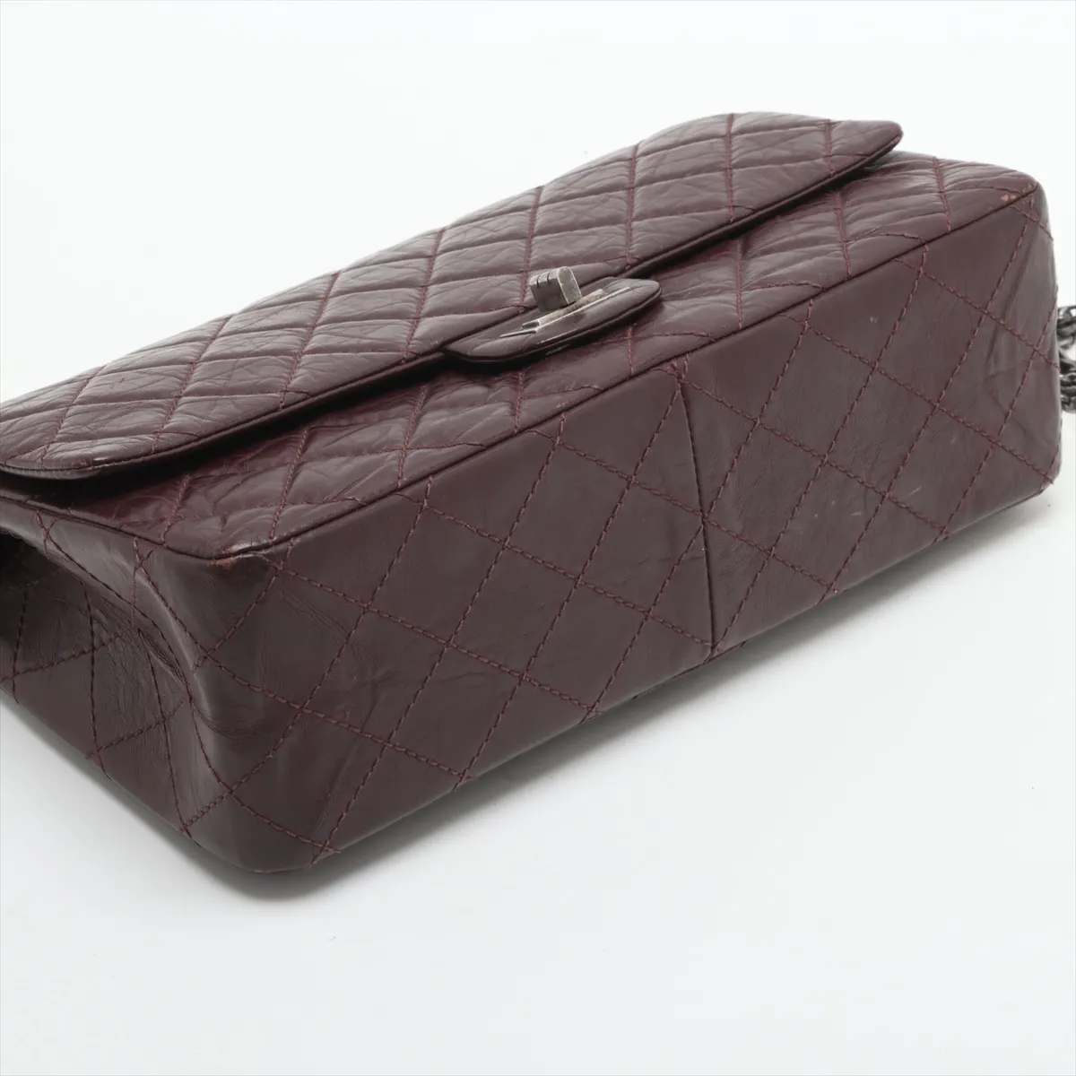 Matelasse 2.55 Large Vintage Calf Double Flap Double Chain Bag Bordeaux Gunmetal Hardware A37587 — view 4