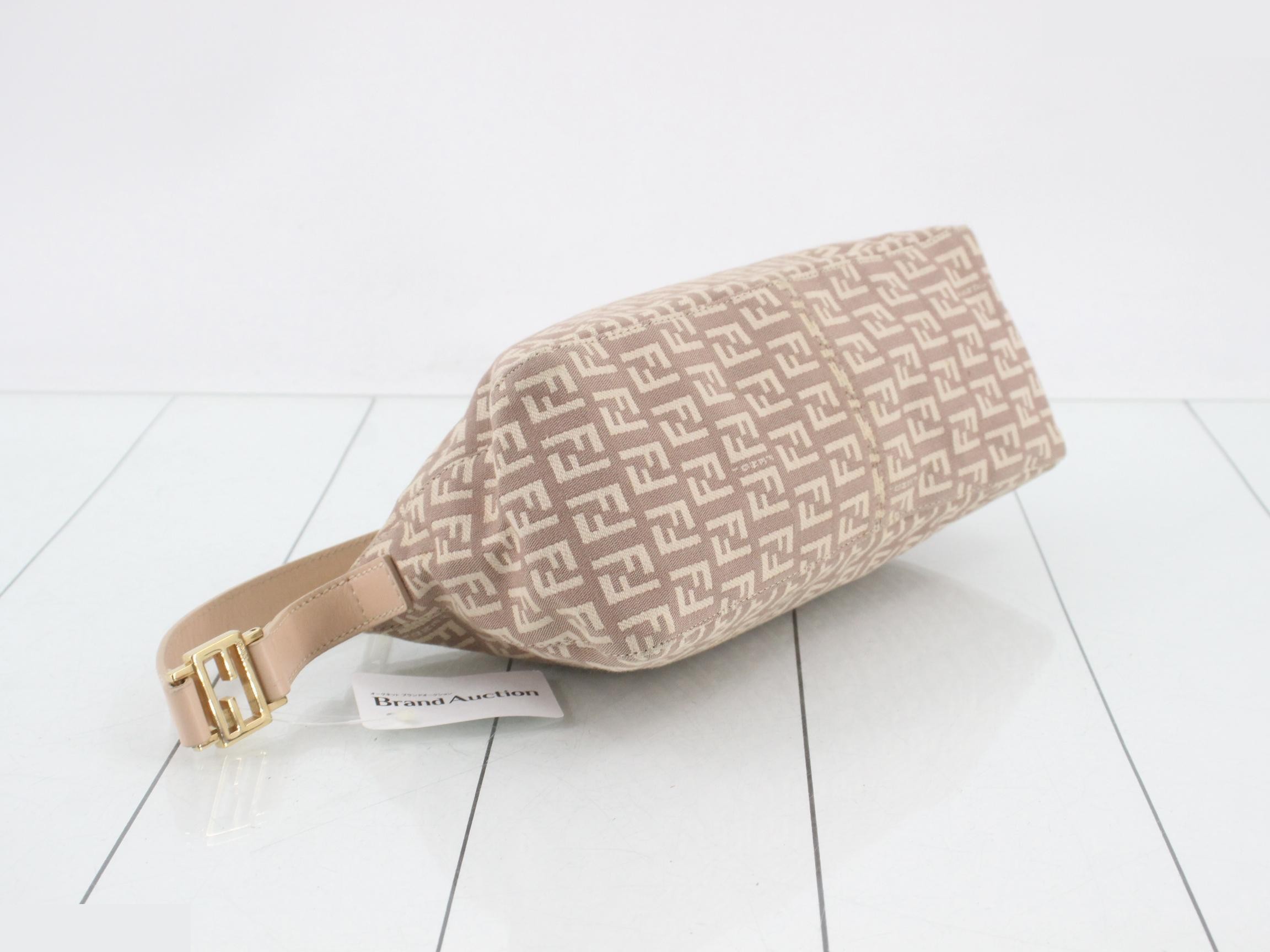 Zucchino Shoulder Bag Pouch — view 5