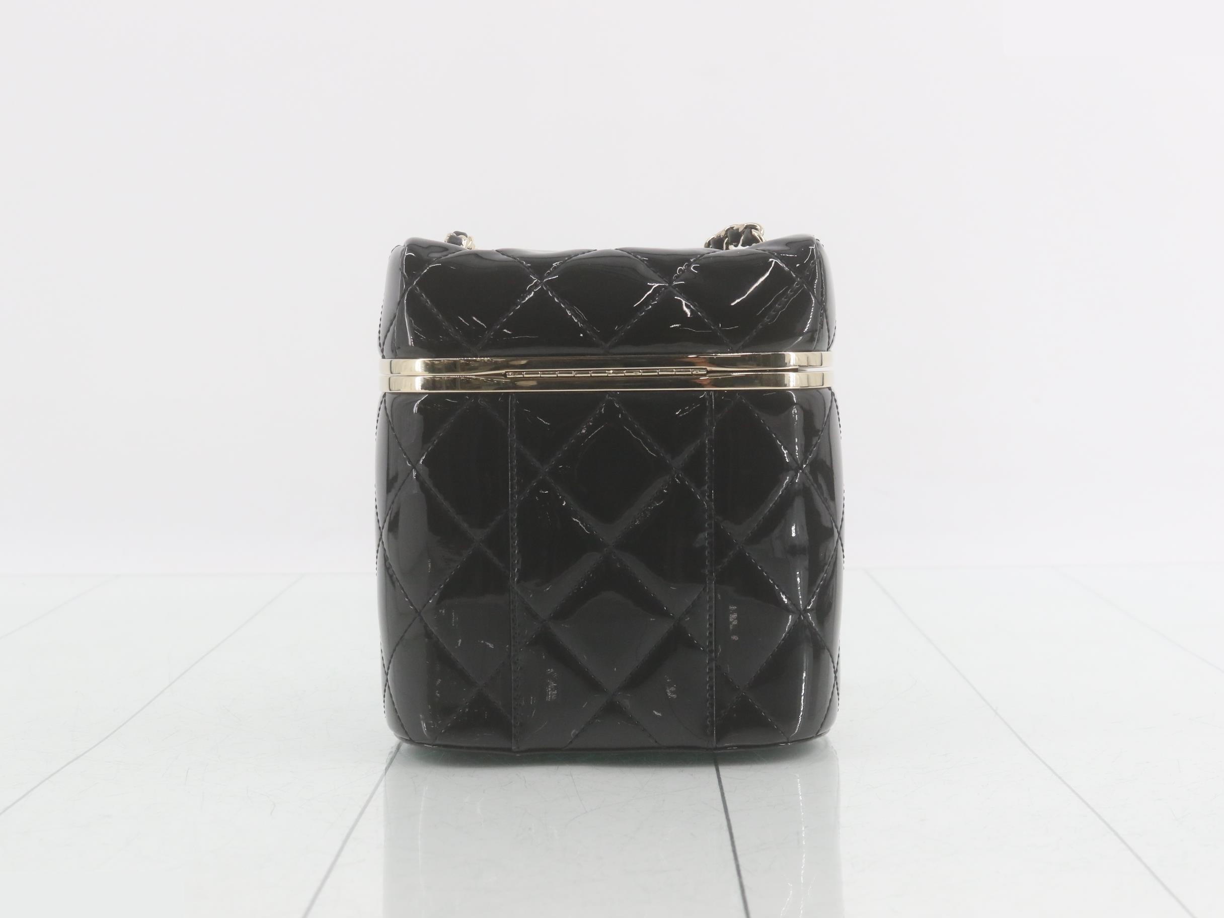 Enamel logo hardware 2-way vanity case — view 2