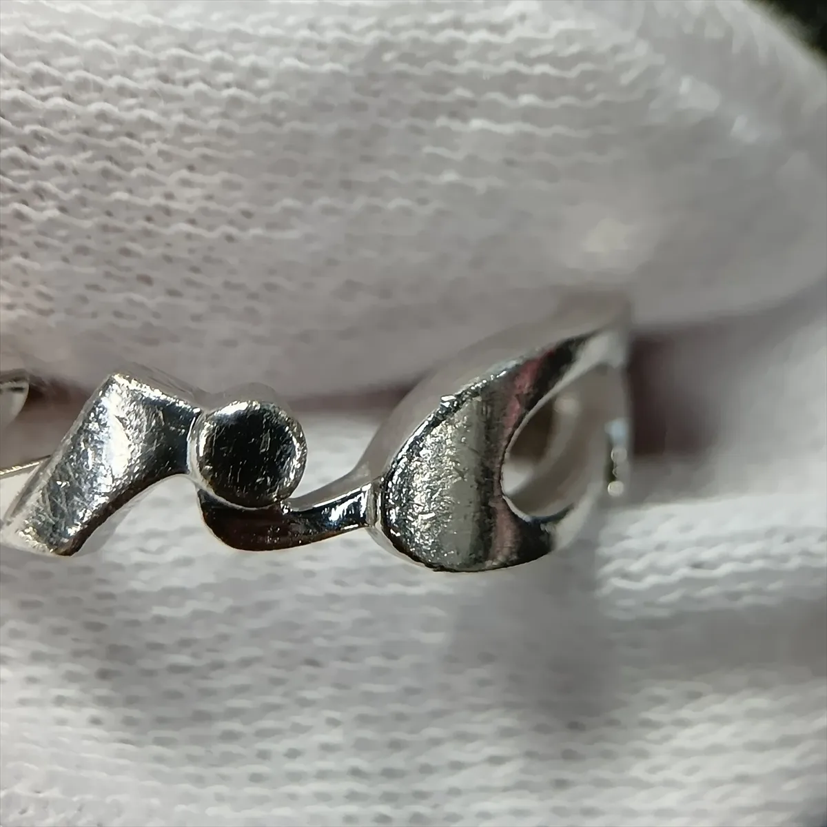signature ring 750(WG) 5.1g 51 CX5959 dent — view 6