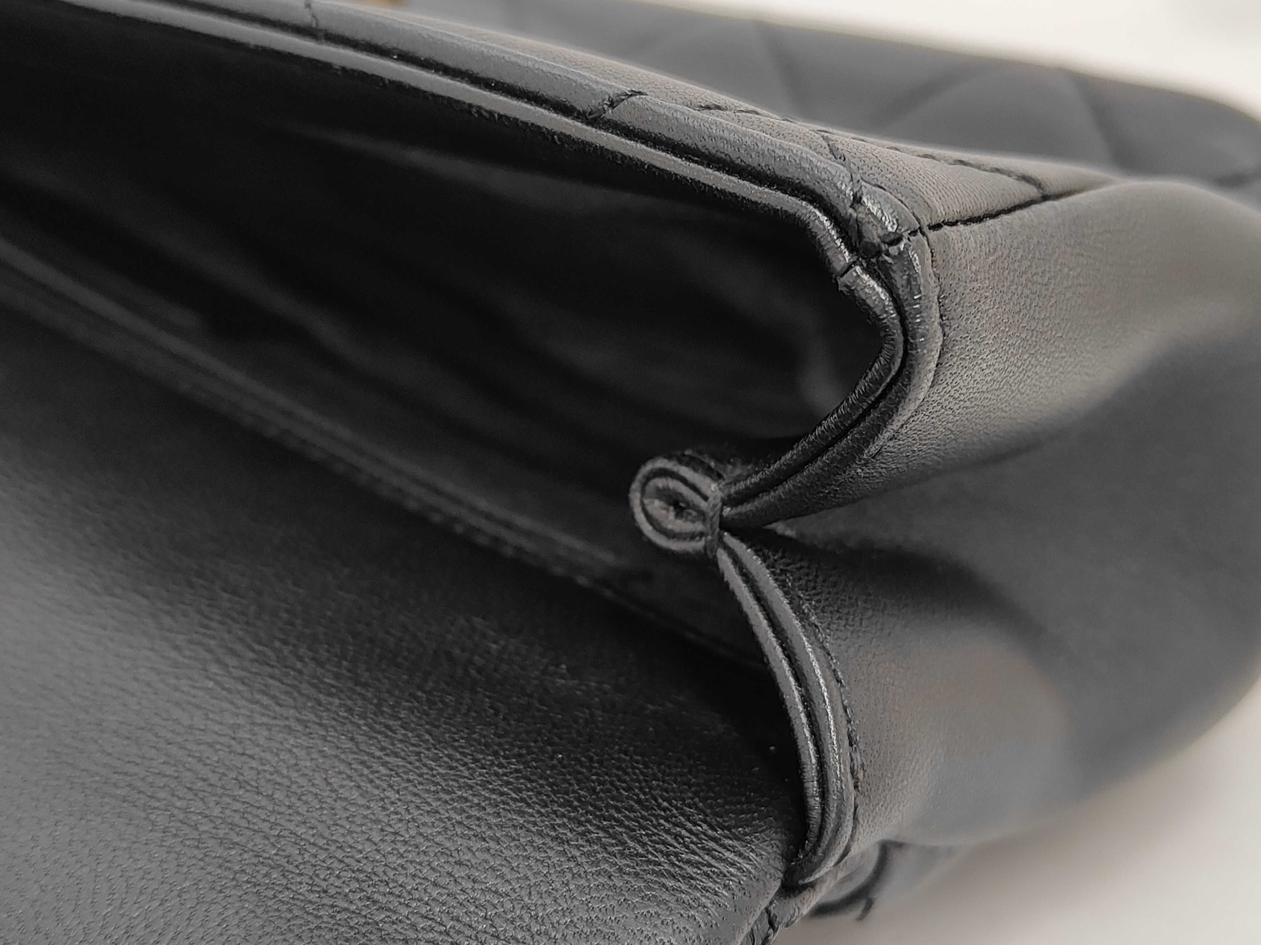 Matelassé Chain Shoulder Bag, with original sticker, serial number in the 29 range. — view 12