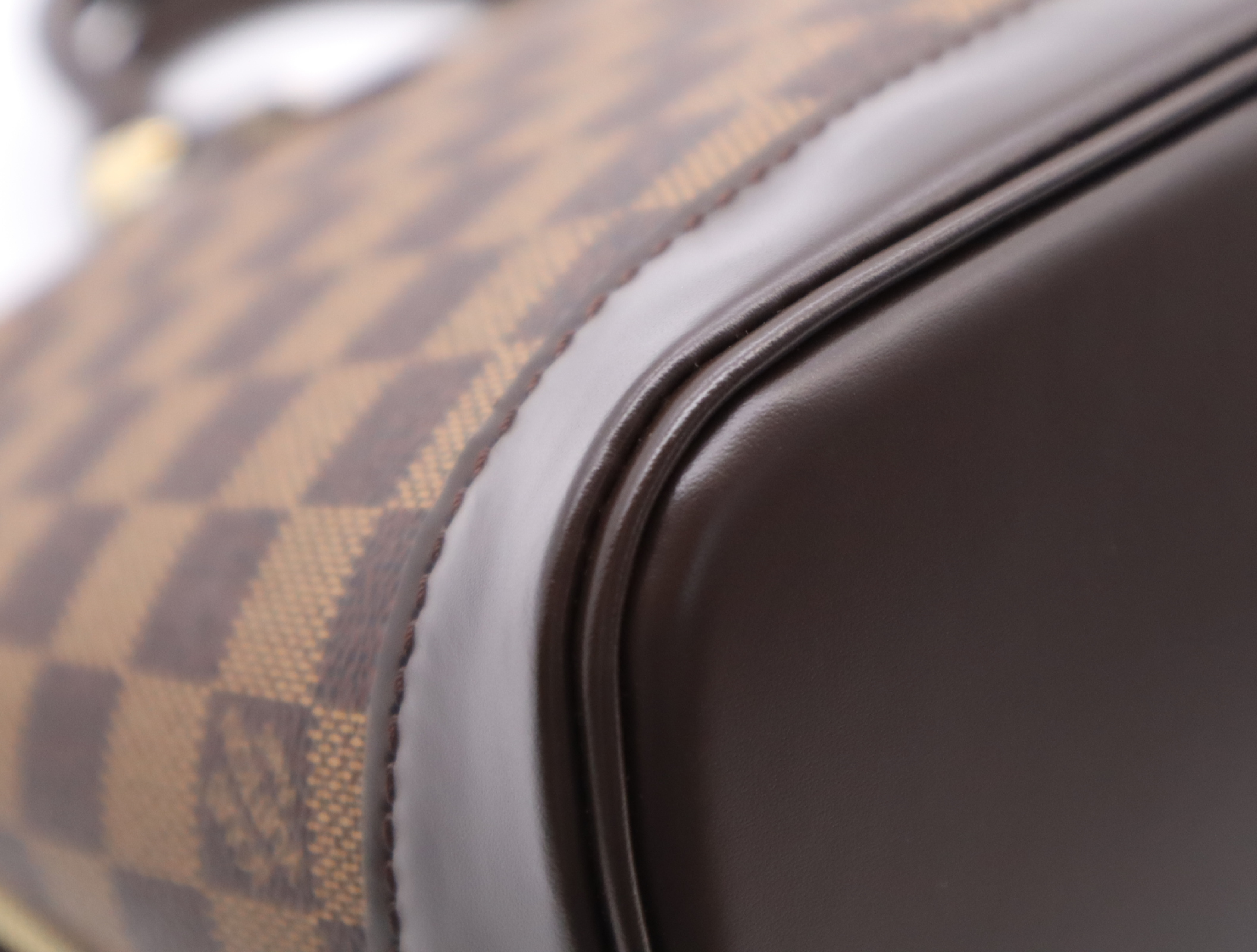 N51131 Damier Alma Handbag with Padlock and 2 Keys — view 6