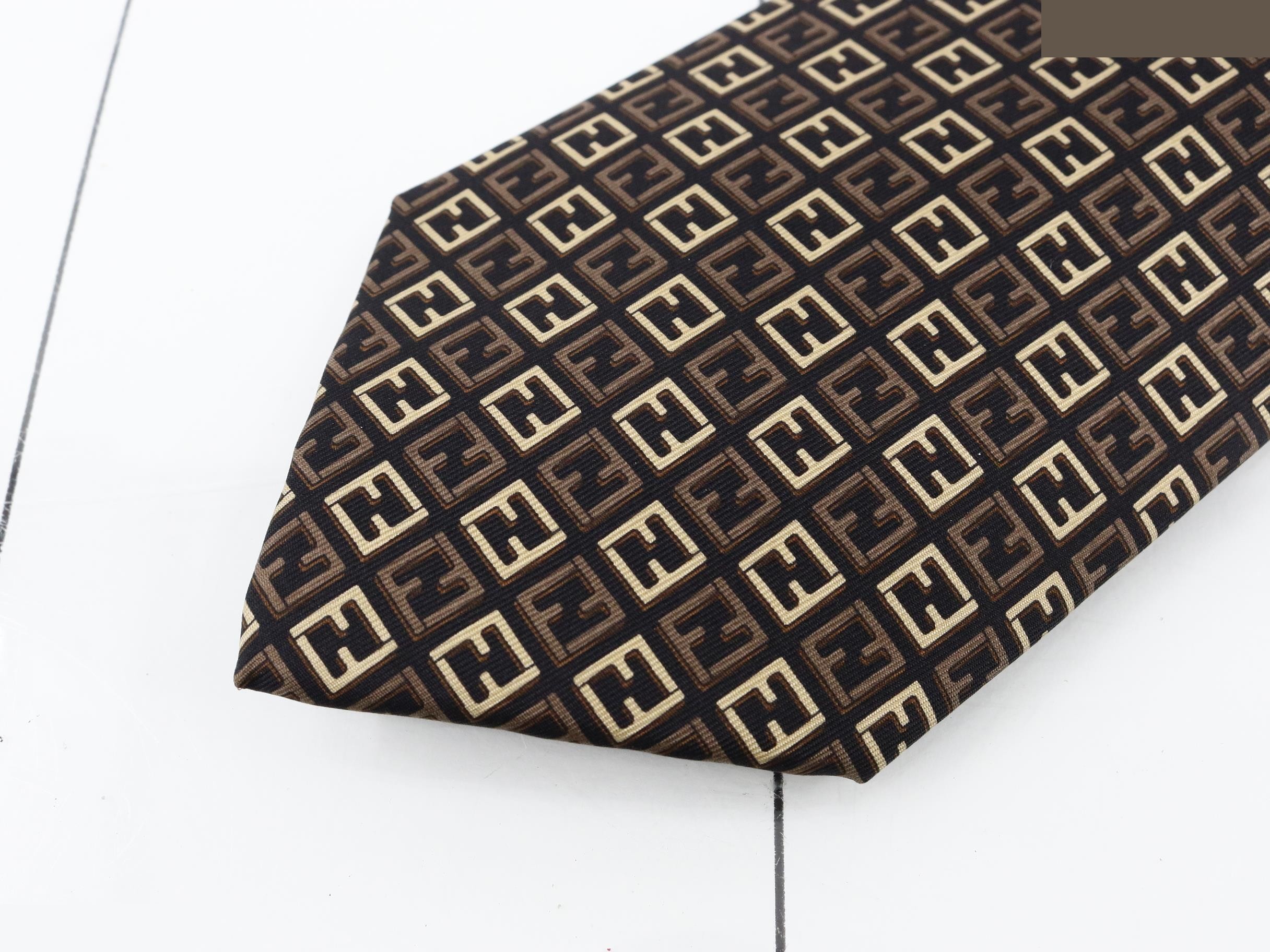 Other lines: Small items, accessories, ties — view 3