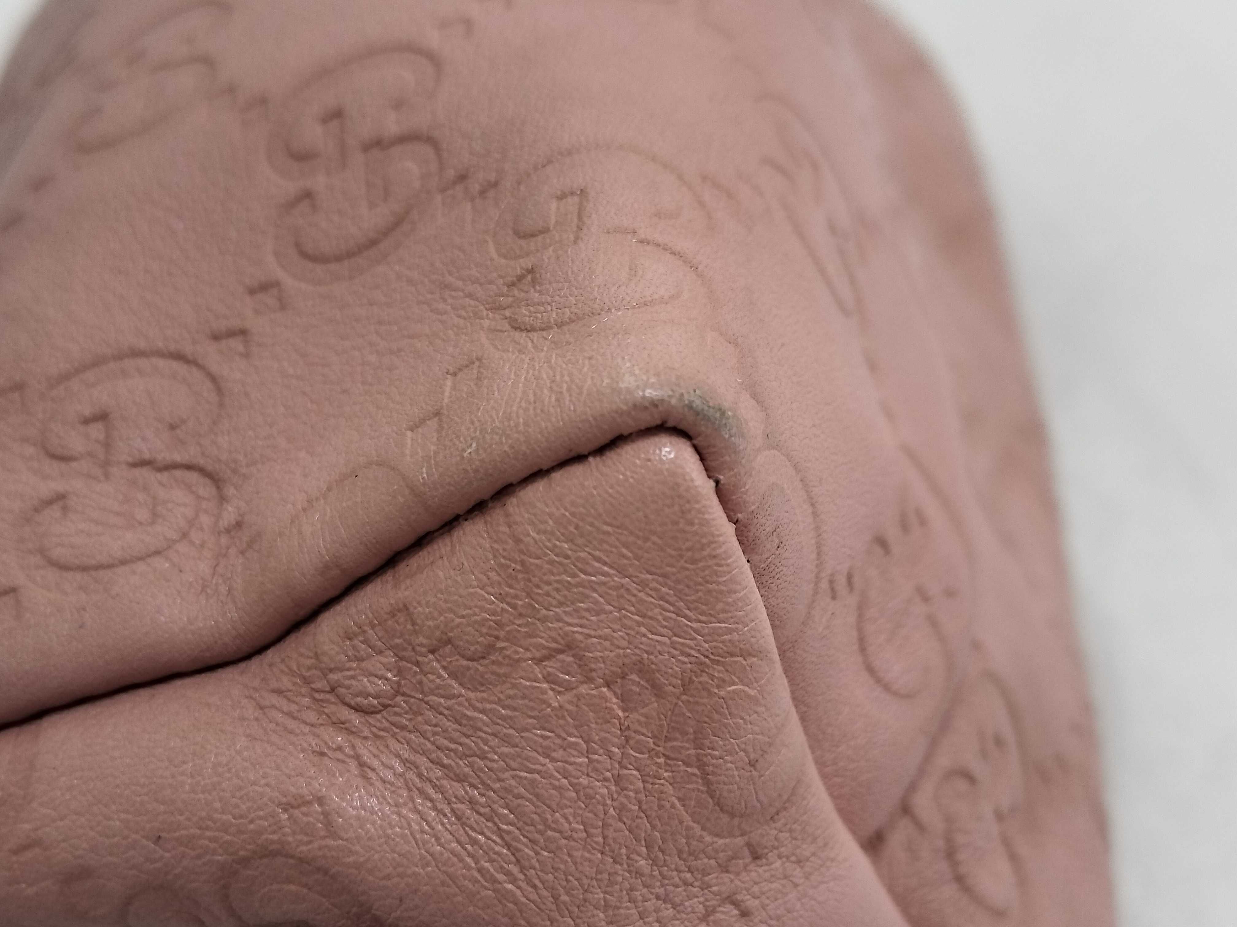 Guccissima Pouch, Gucci Pouch, GG Shima Leather, Heart Charm, Pink Pouch — view 4