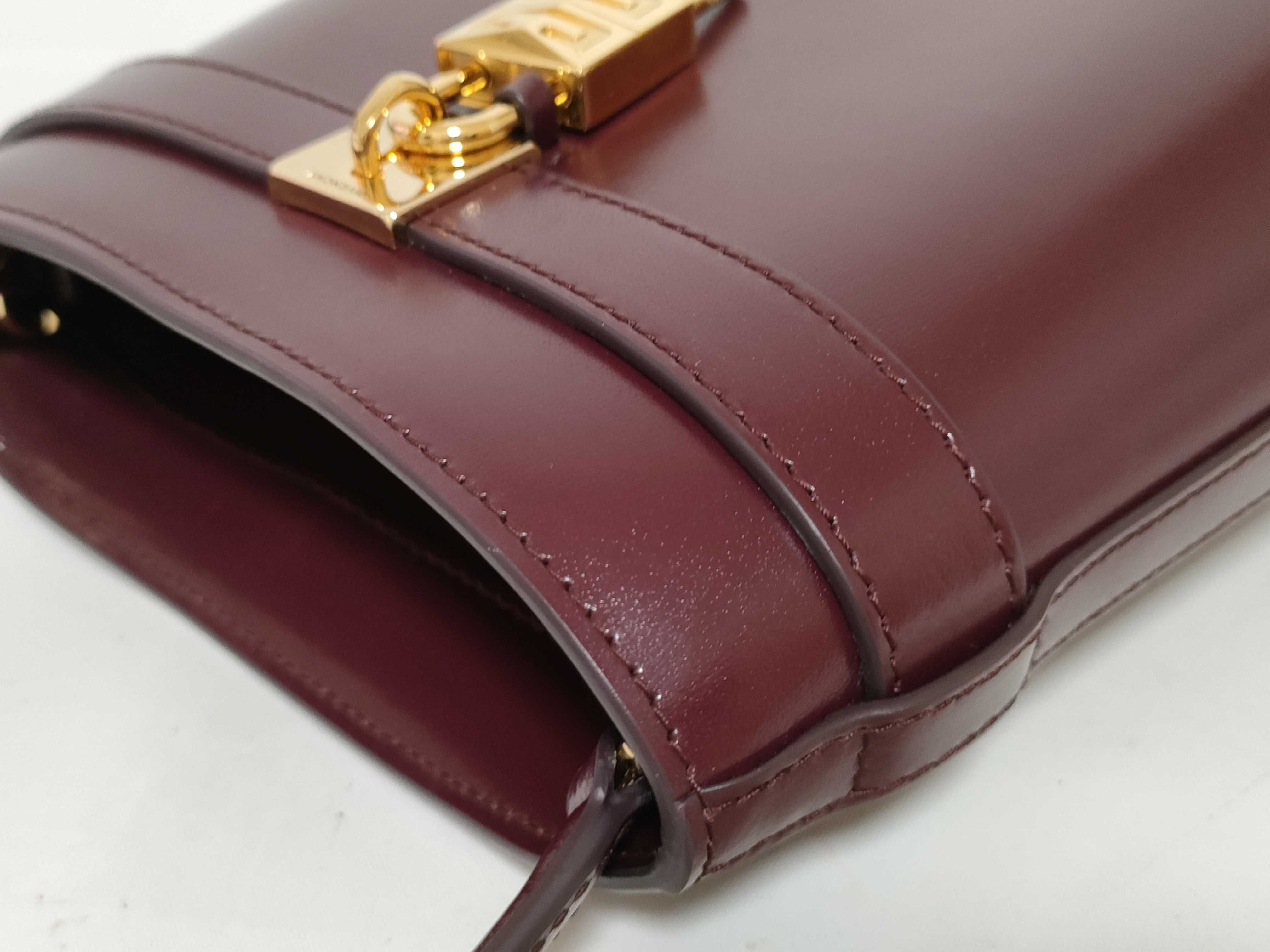 TR- Shark Lock Bag Handbag — view 11