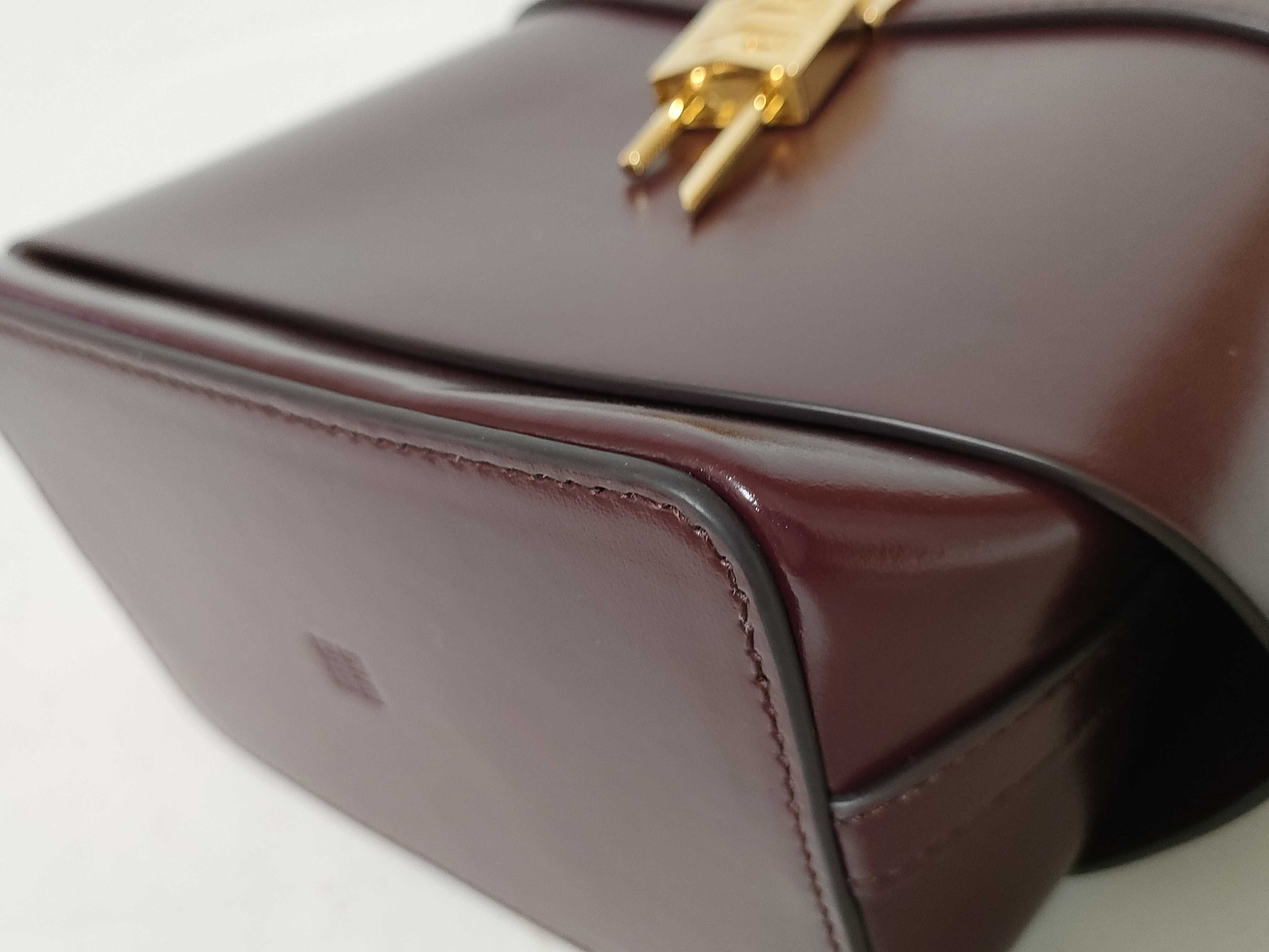 TR- Shark Lock Bag Handbag — view 6