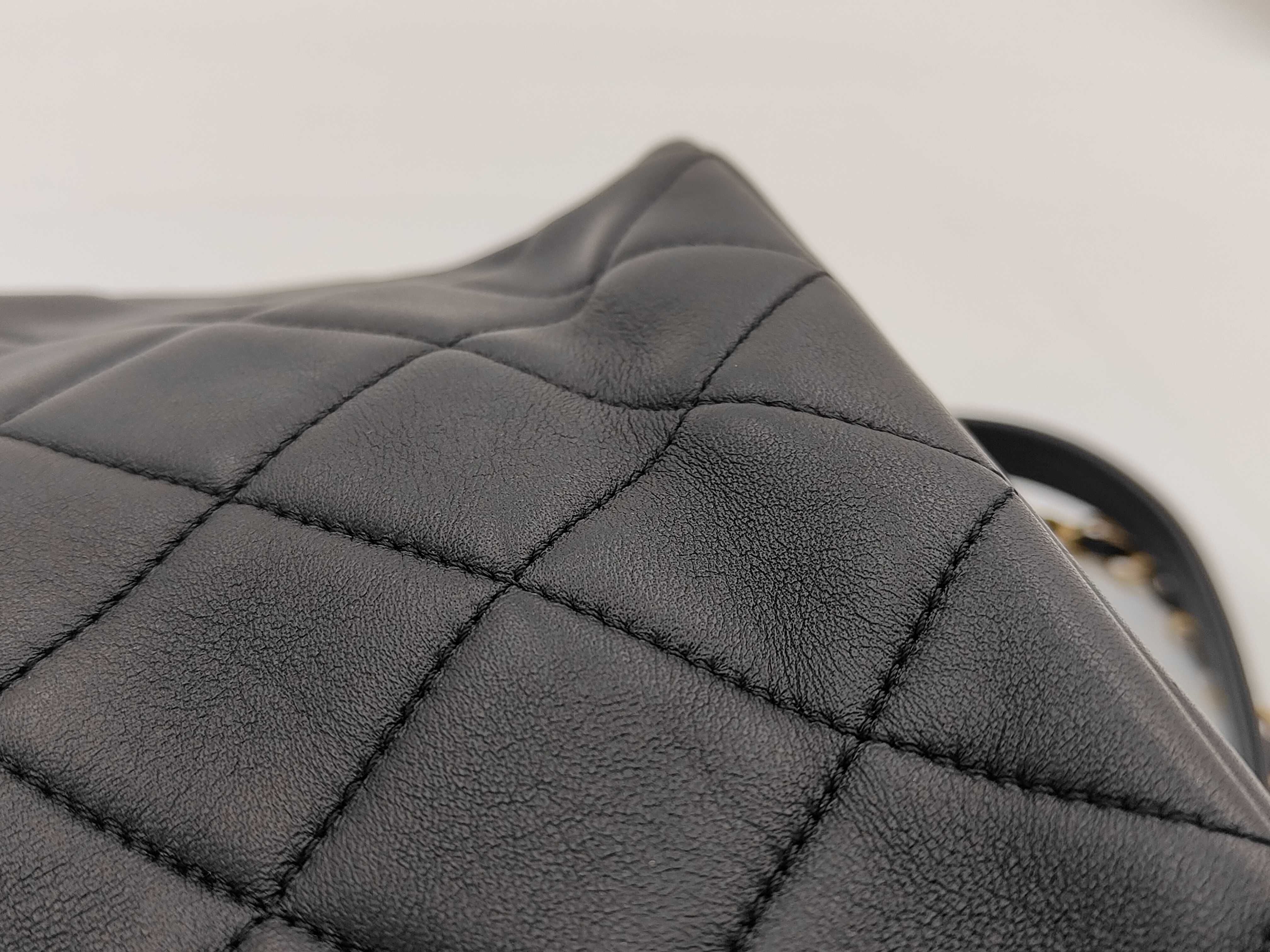 Matelassé Lambskin Black 2-Way Chain Shoulder Bag — view 11