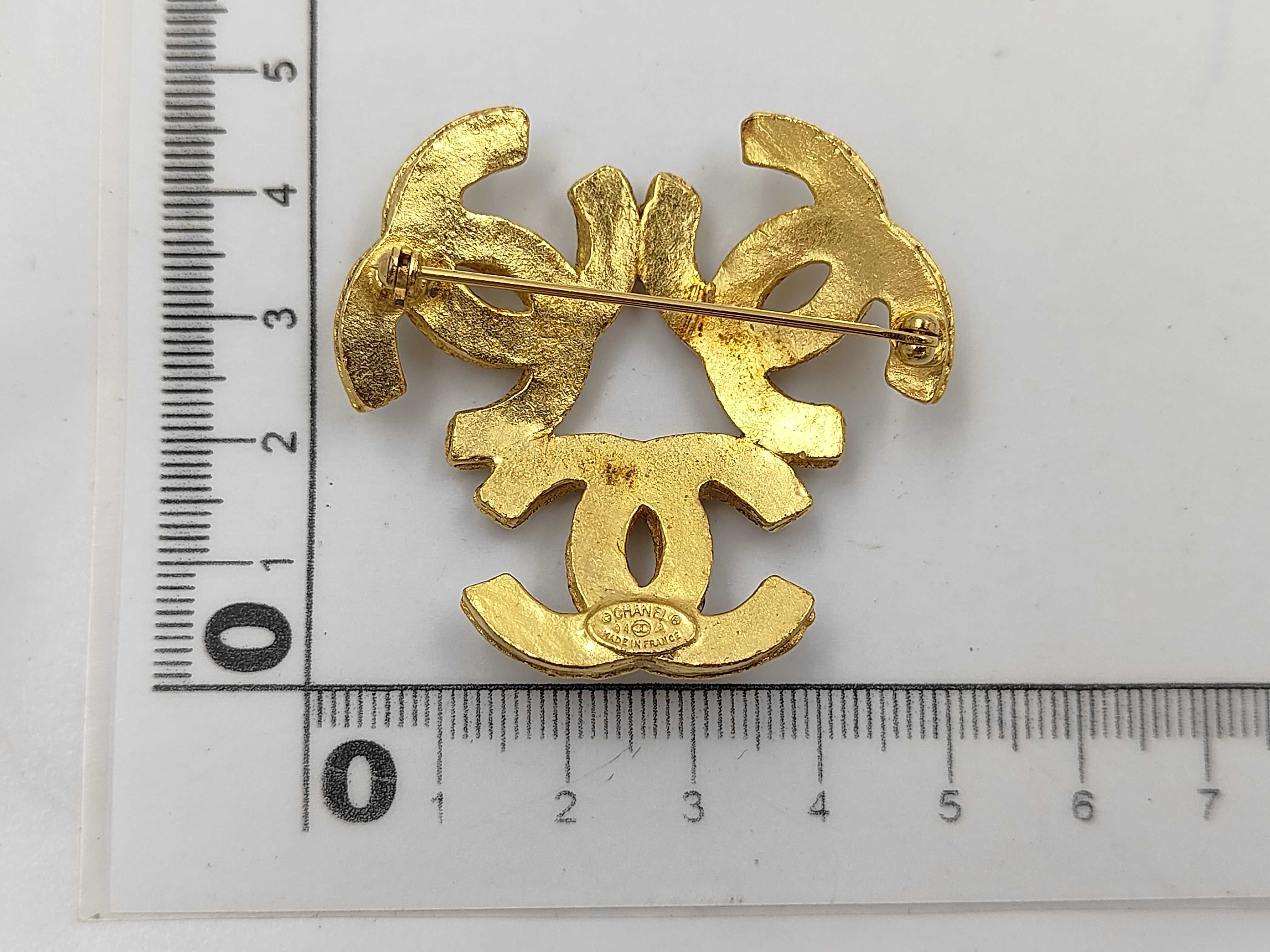 Triple Coco Mark Vintage 94A Brooch — view 5