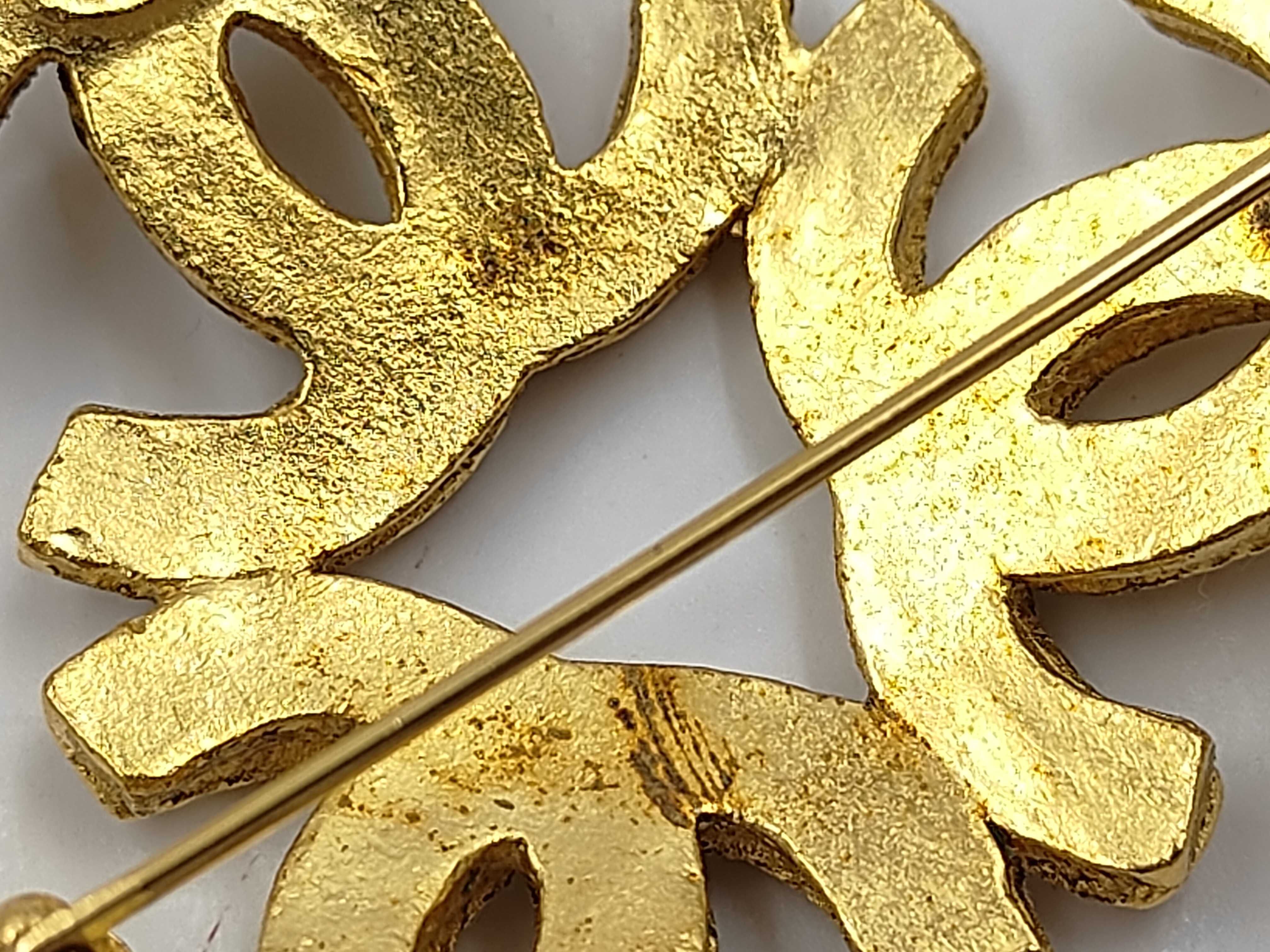 Triple Coco Mark Vintage 94A Brooch — view 6