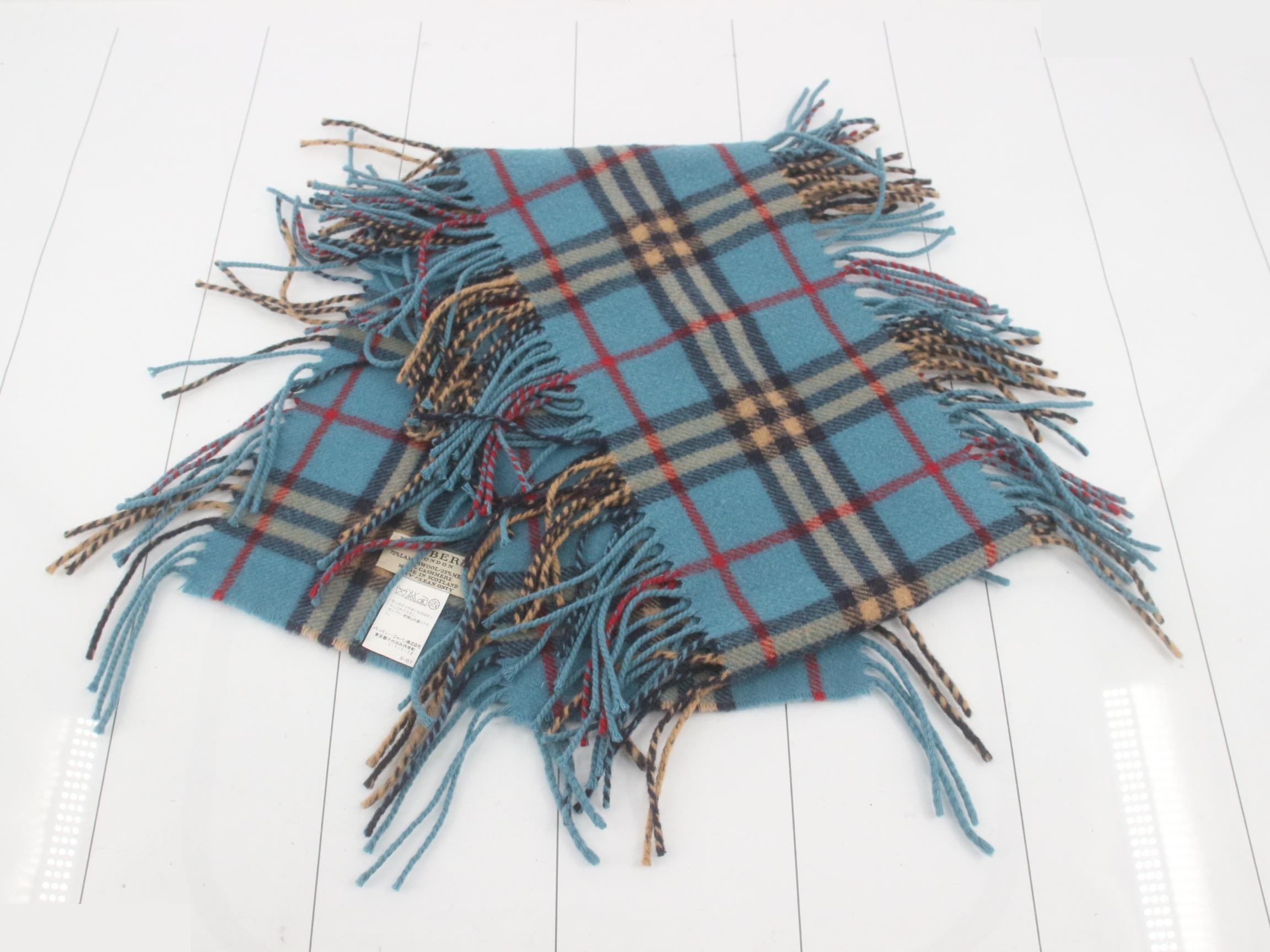 Cashmere scarf — view 3