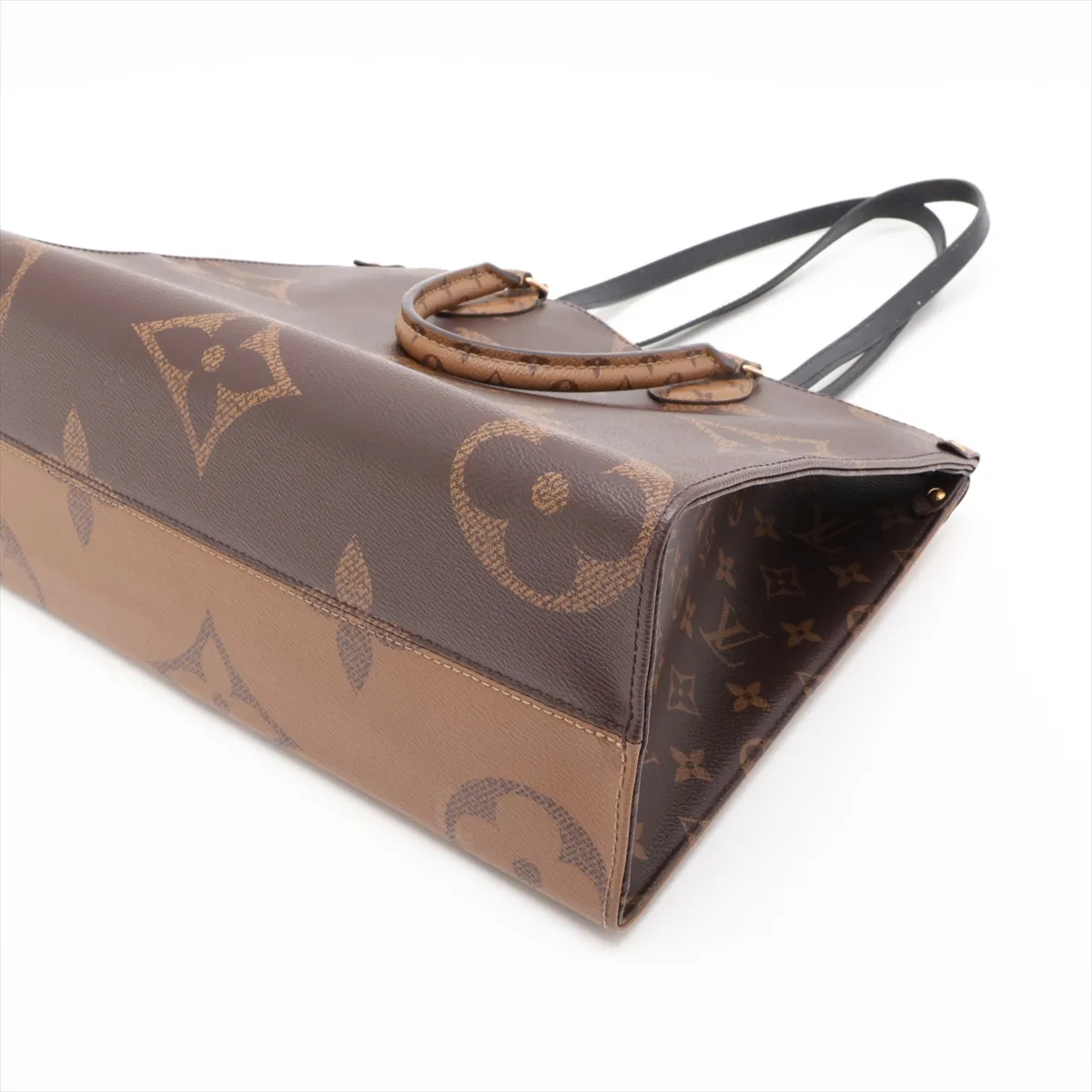 Giant Monogram Reverse OnTheGo MM M45321 Brown (RFID detected) — view 3