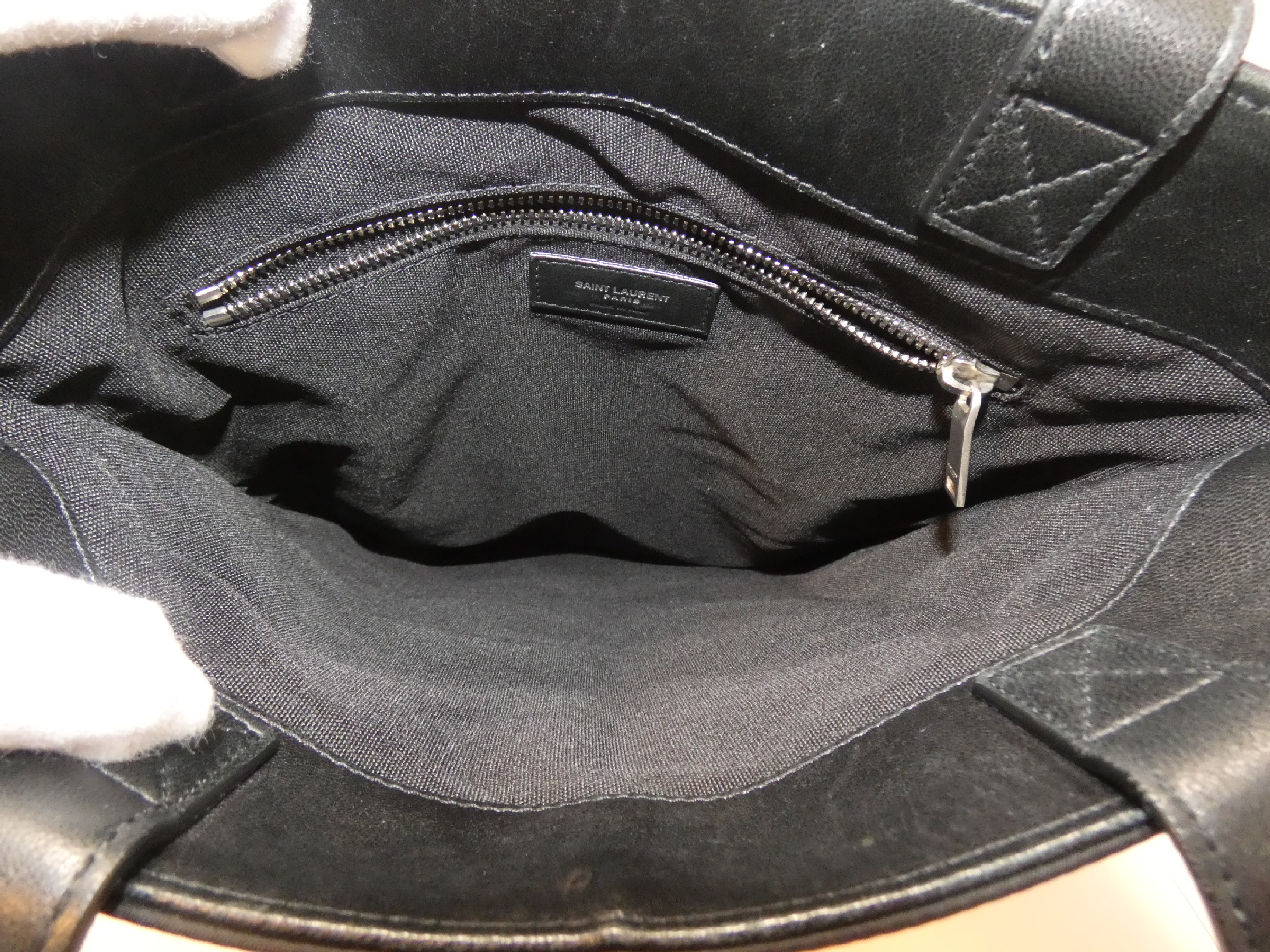 Puffer Leather Nylon Black Hand Tote Bag — view 9