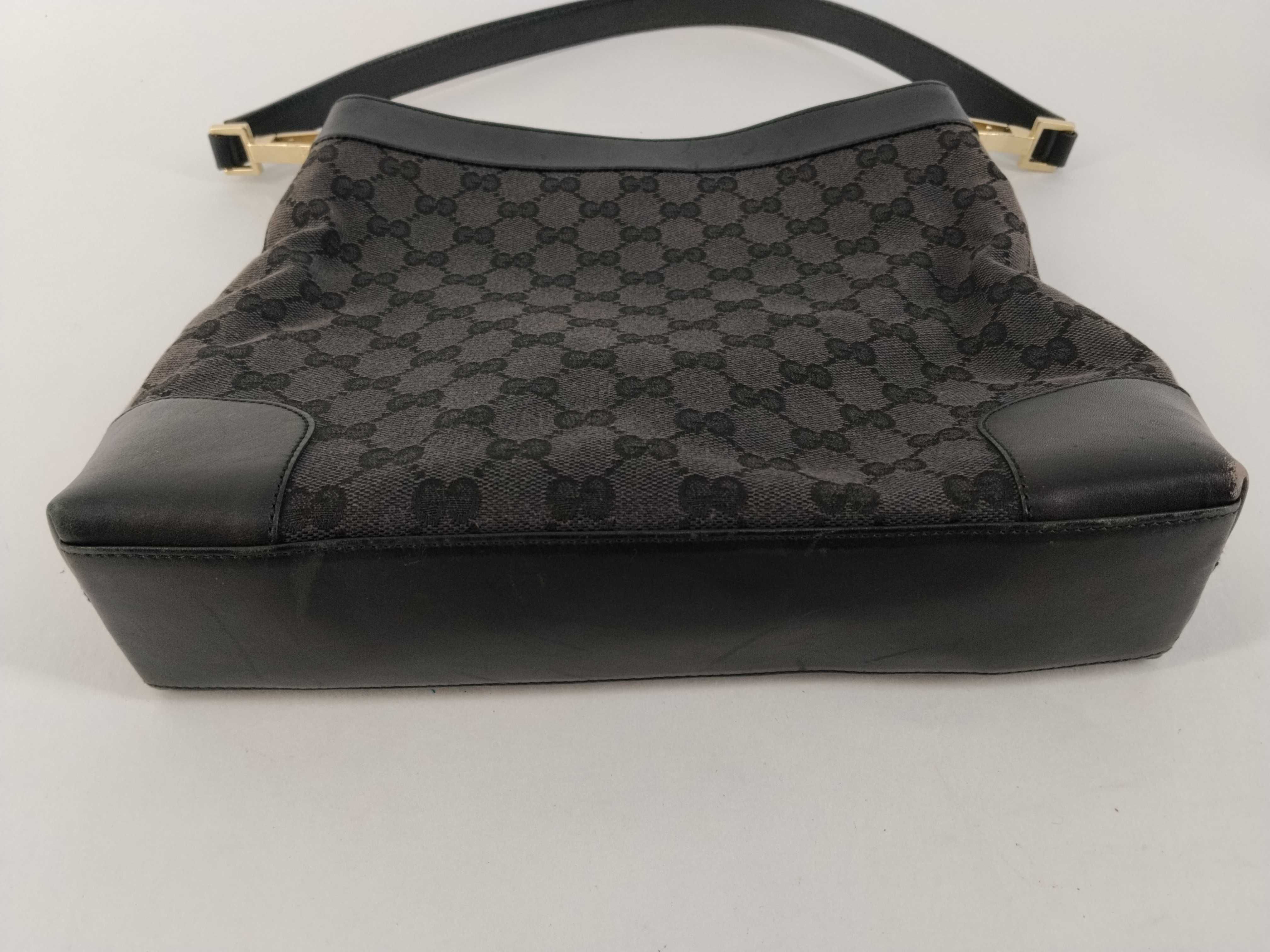 GG Canvas Bag / Gucci Handbag — view 7