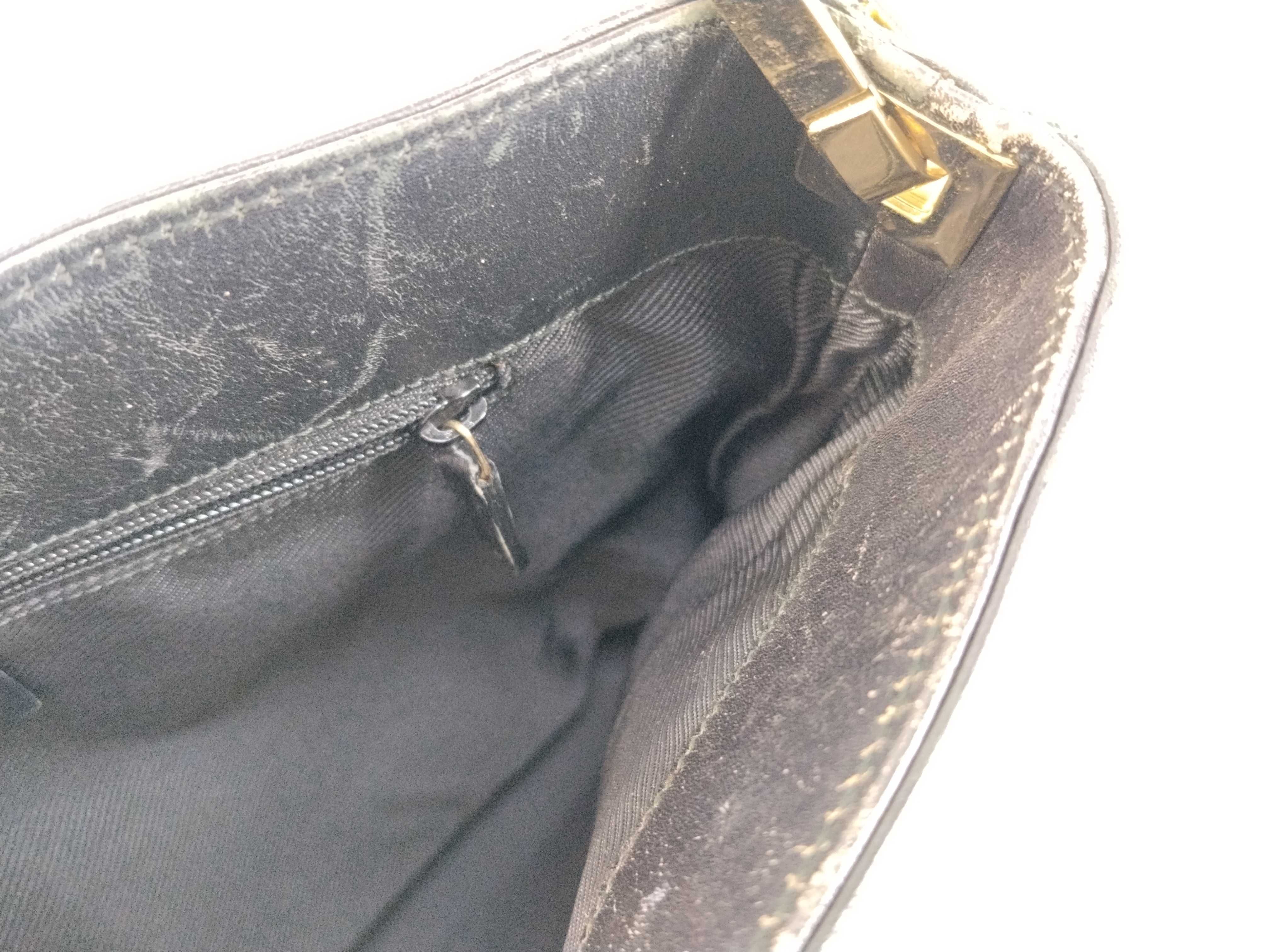 GG Canvas Bag / Gucci Handbag — view 9
