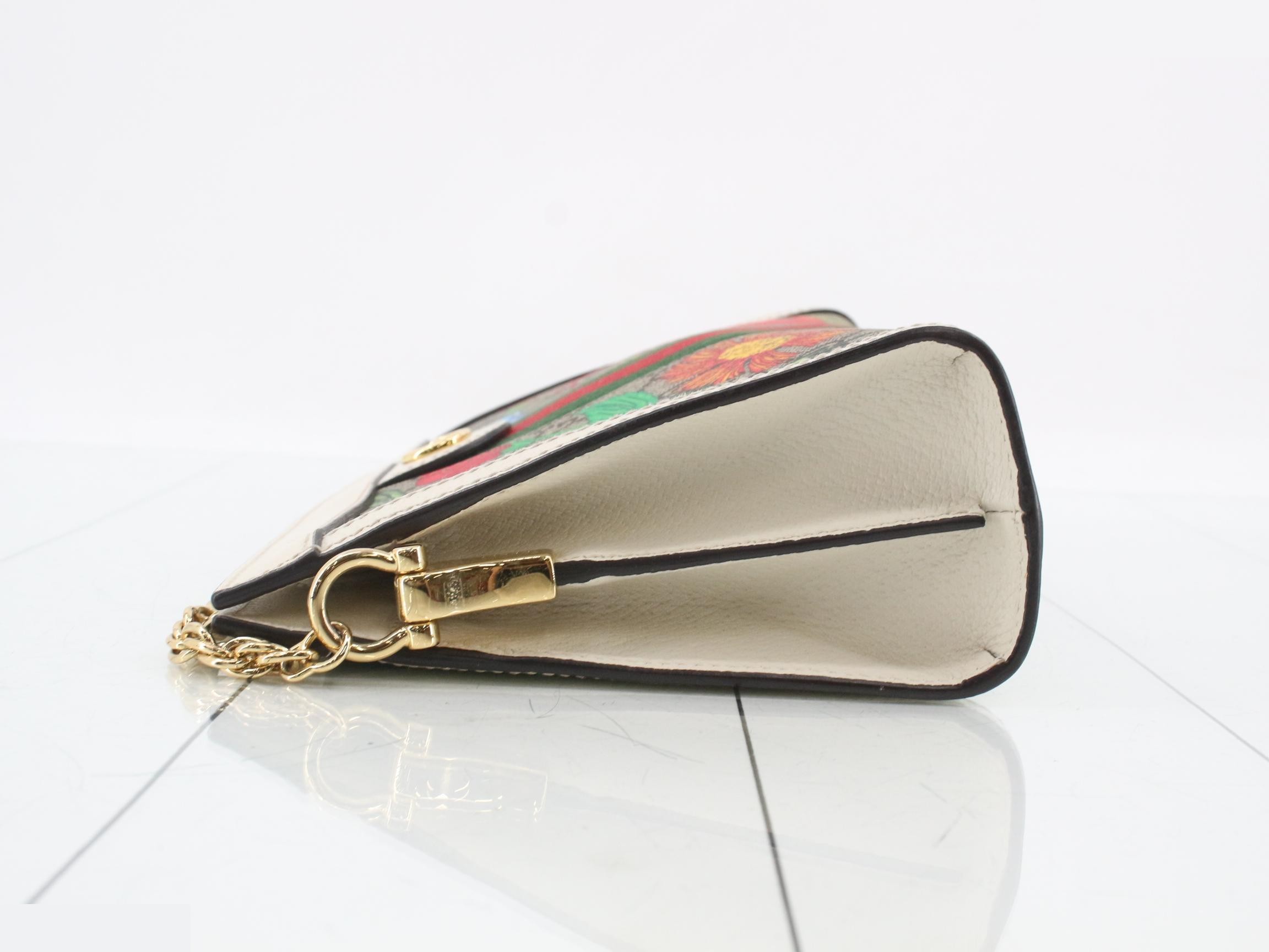 GG Supreme Flora Shoulder Bag — view 4