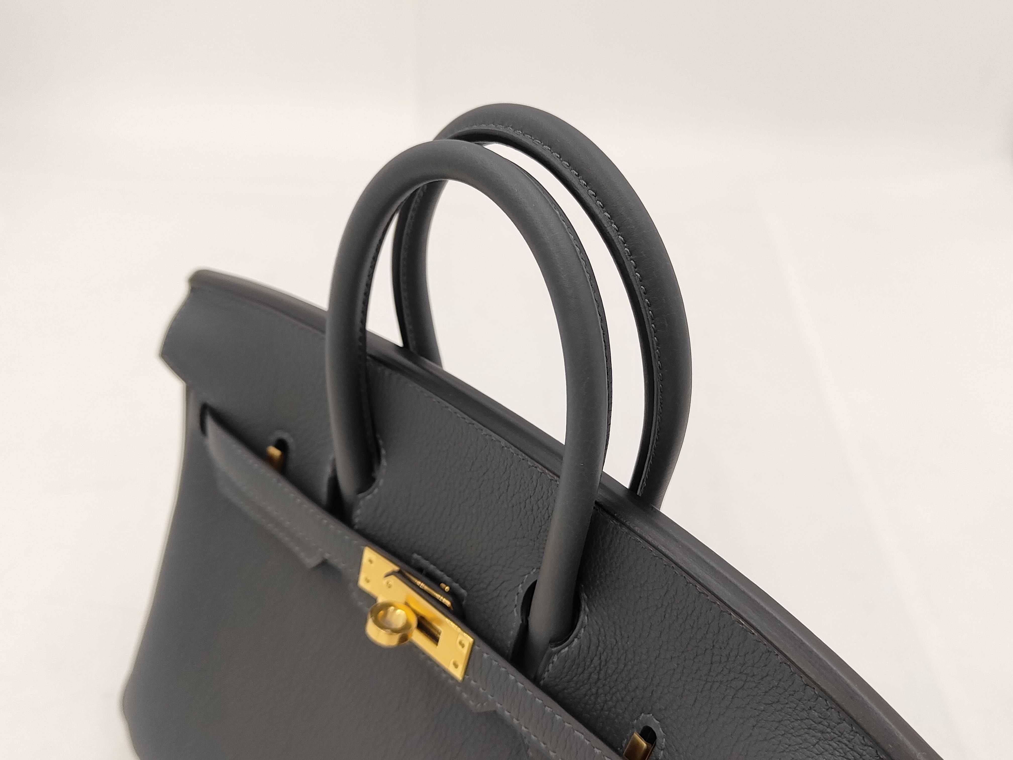 Birkin 25 Gris Misty, Gold Hardware, Gold Stamp, Togo Leather, Gray Handbag — view 6