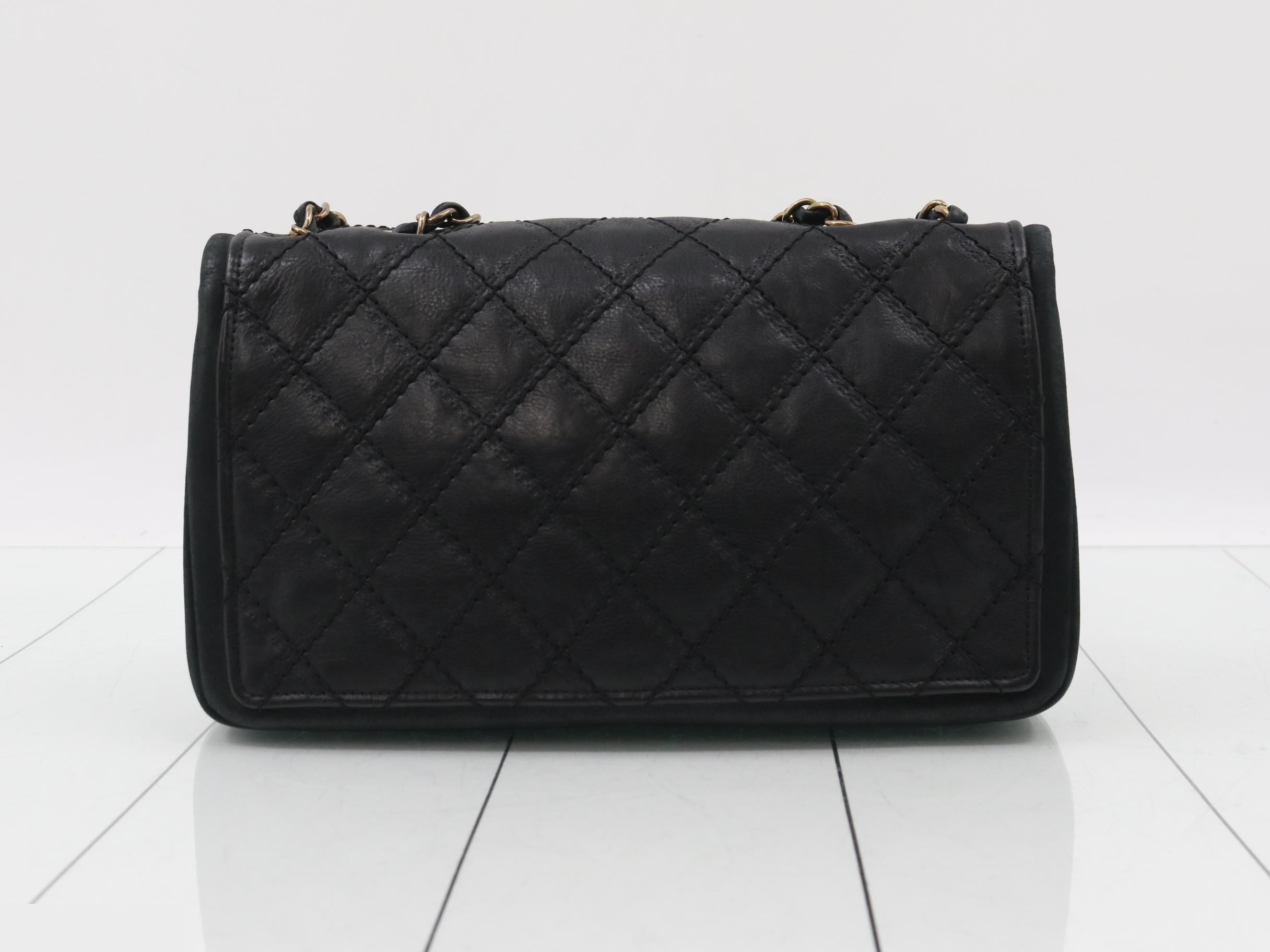 quilted Matelassé chain shoulder bag, serial number 19 series. — view 2