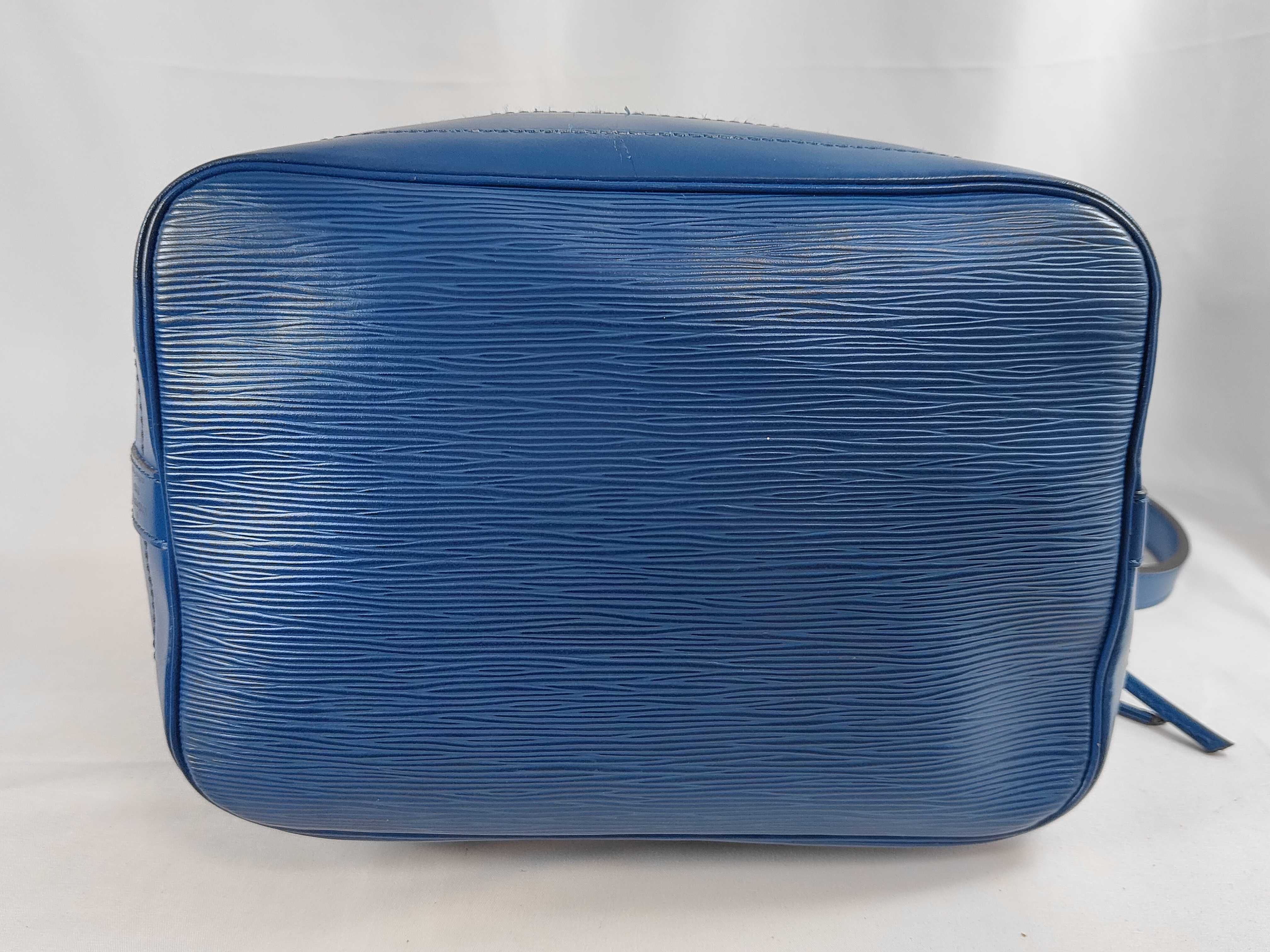 Epi Noé Epi Shoulder Bag — view 7