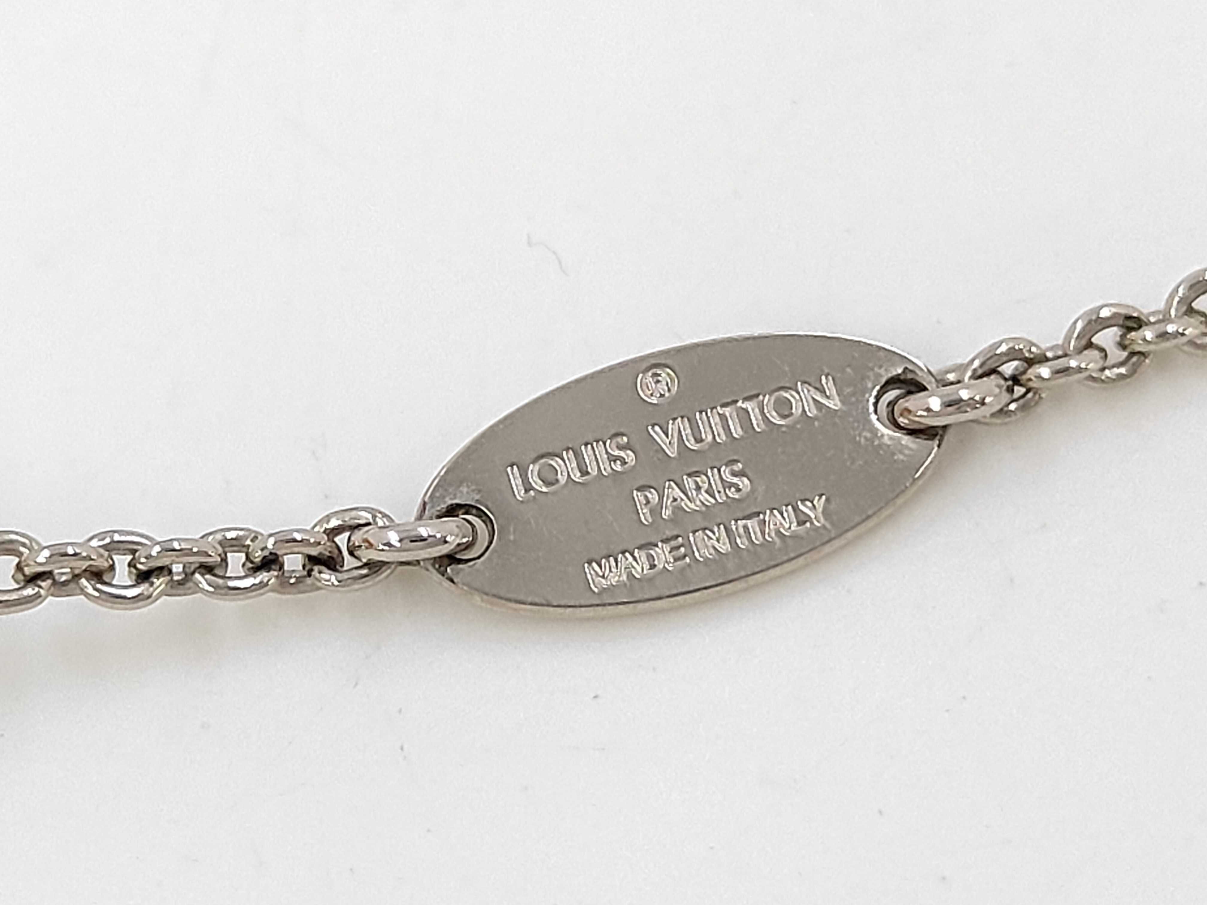 LV Essential V Necklace — view 4