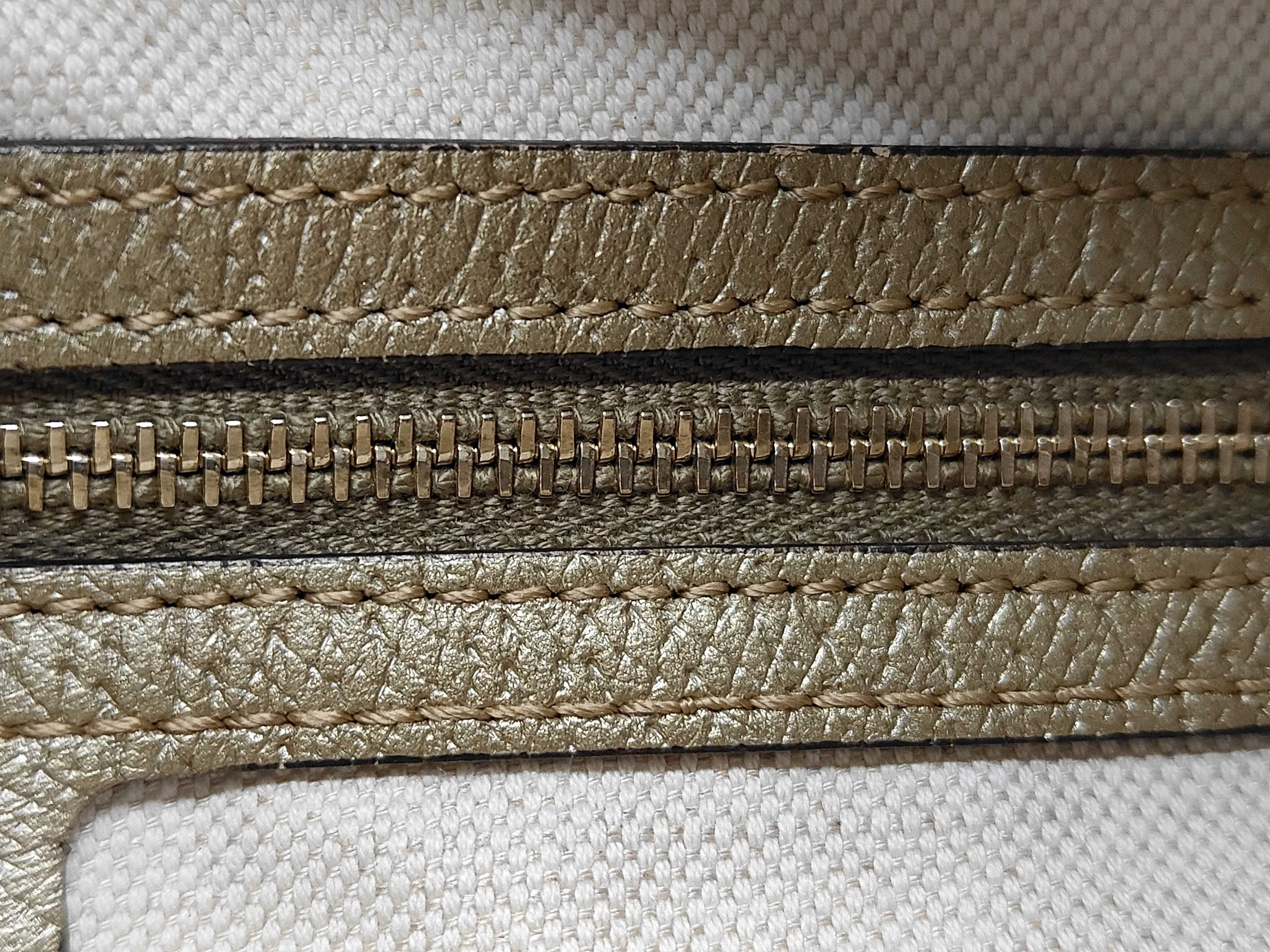 GG Supreme Canvas Tote Bag Gold — view 10
