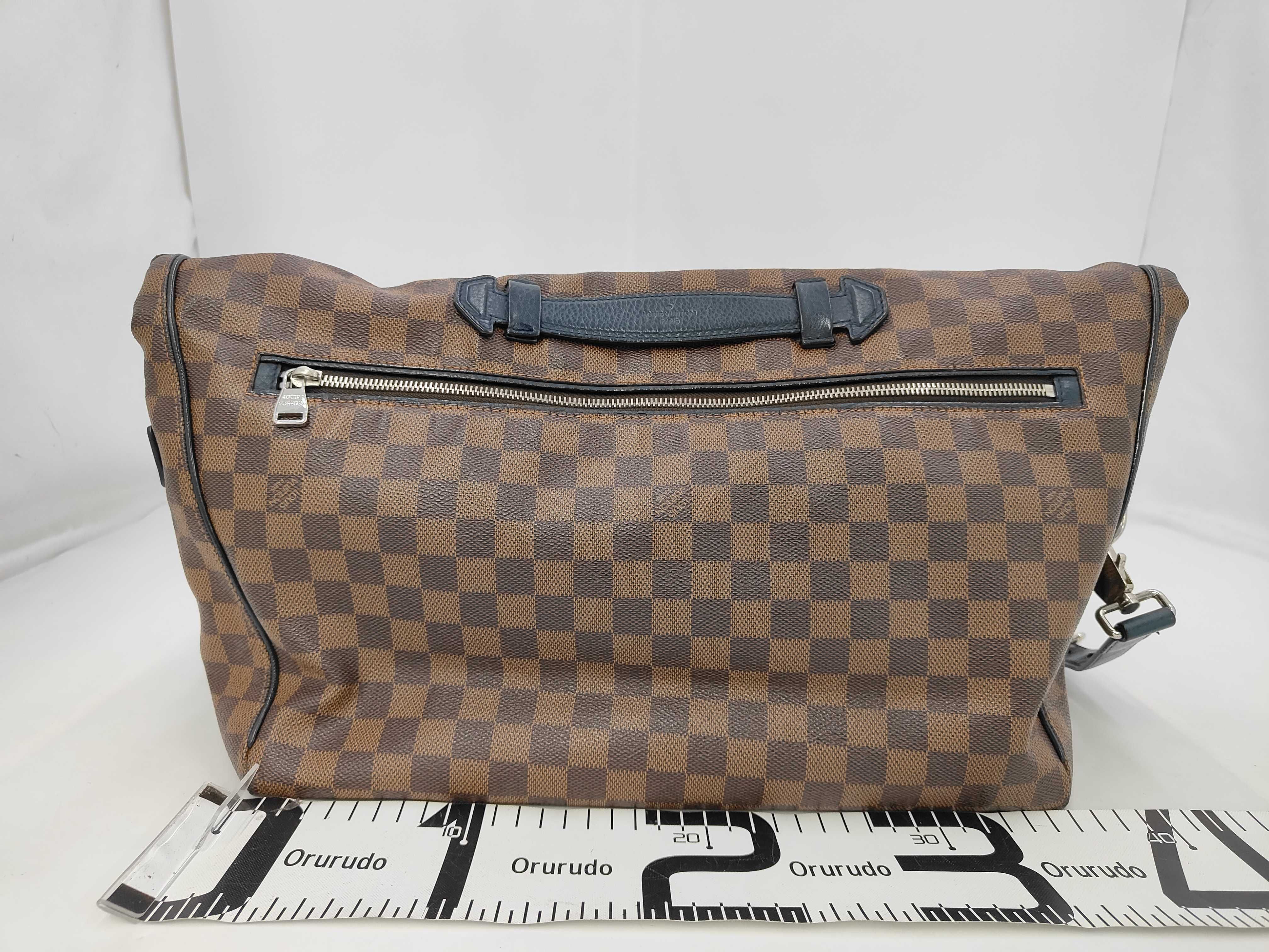 Damier Buzas Shoulder Bag — view 2