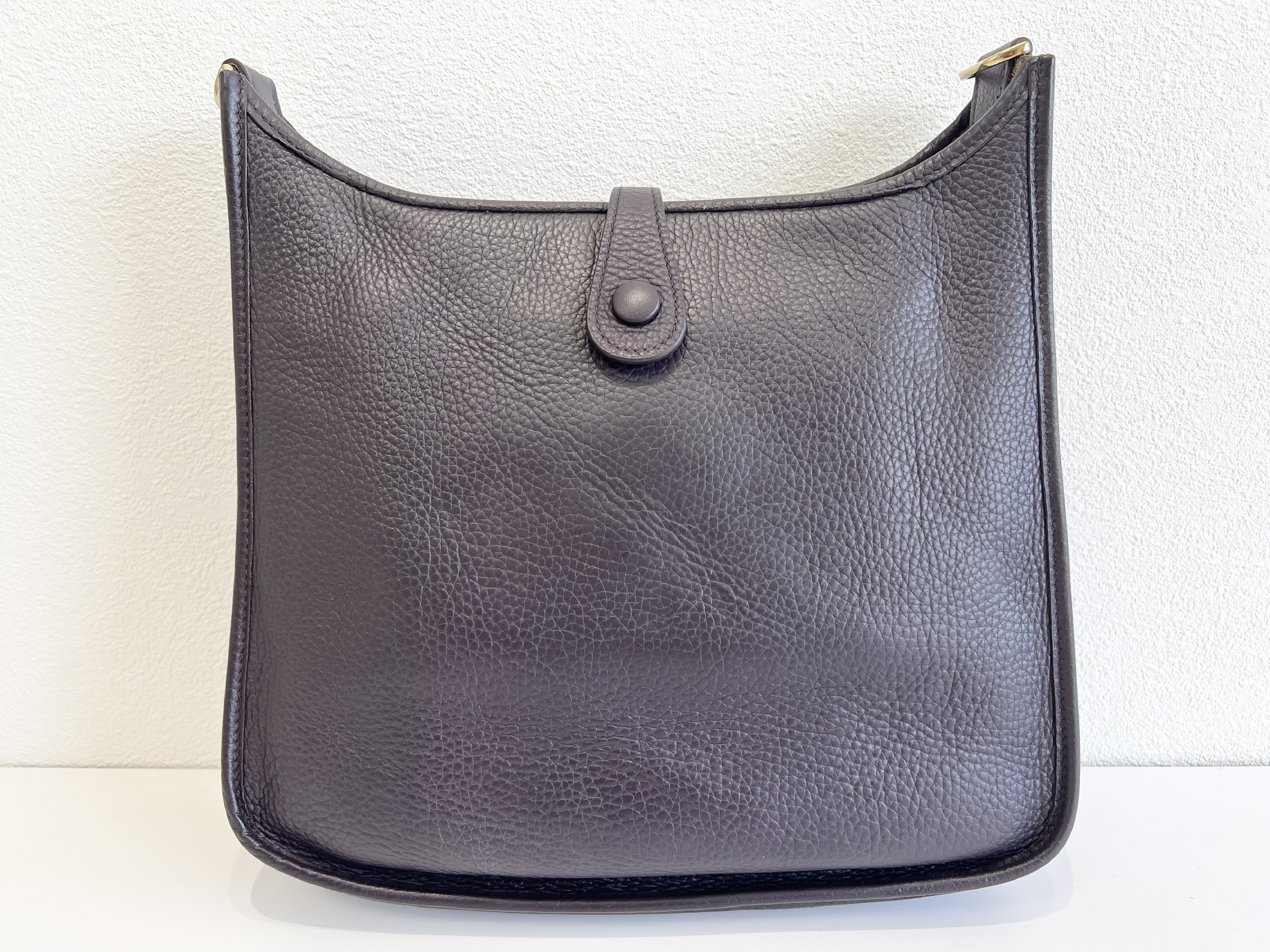 Evelyne 1 PM ( I stamp) Taurillon Clemence Leather Shoulder Bag, One-Shoulder Bag, Shoulder Bag — view 2