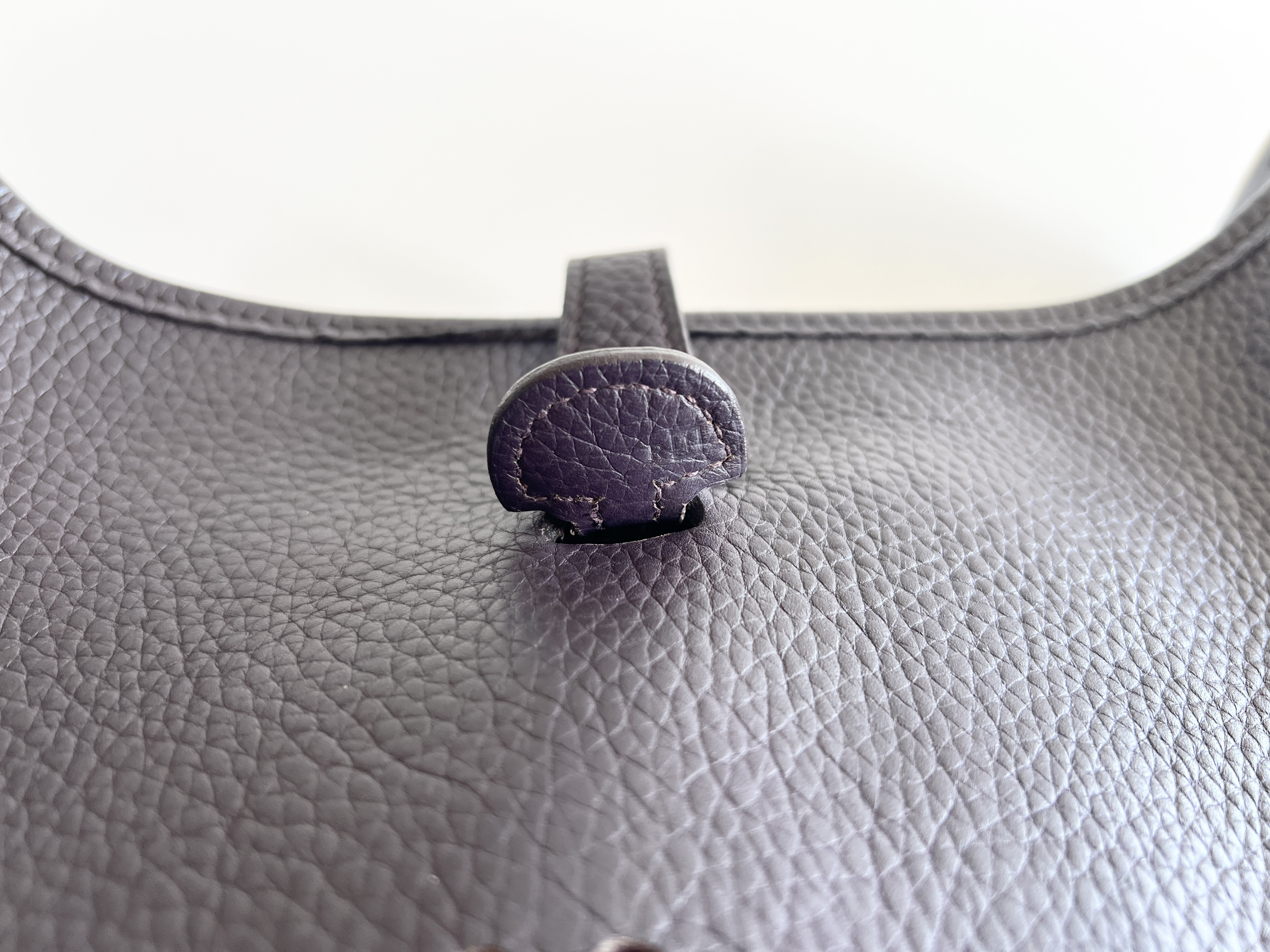 Evelyne 1 PM ( I stamp) Taurillon Clemence Leather Shoulder Bag, One-Shoulder Bag, Shoulder Bag — view 4